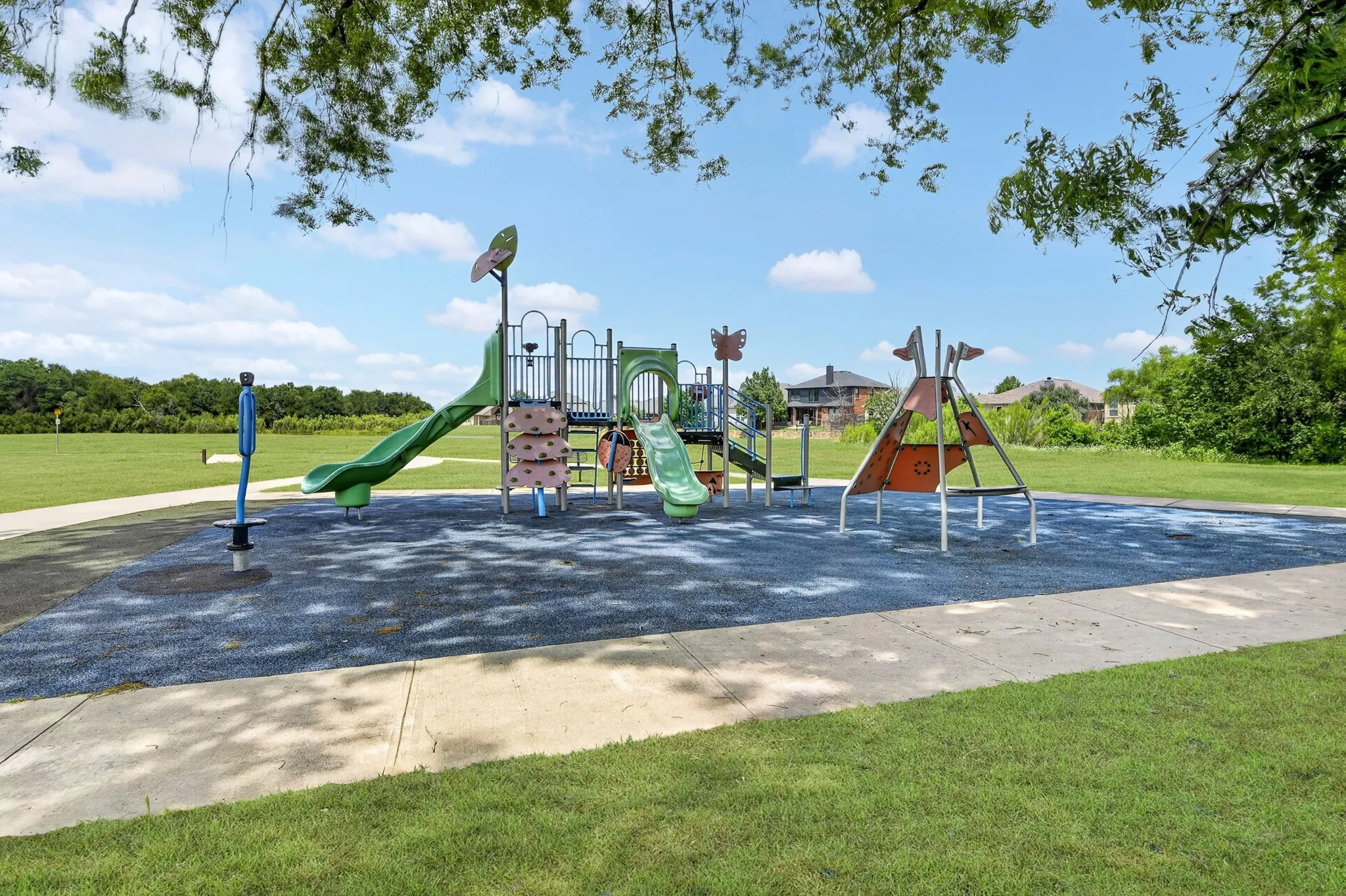Single Family Residence For Sale in Denton County , 1120 Ponderosa Drive, Aubrey, Texas 76227, 4 Bedroom, 2 Bathroom, 3 Garage spaces, 2,042 Sqft, built in 2013, mls#21354767, Real Estate Agent in Aubrey, Homes For Sale in Denton county, Homes For Sale in Aubrey, Realtor in Aubrey Texas, Real Estate Brokerage Independent Realty Texas, Luminita Cordes Realtor