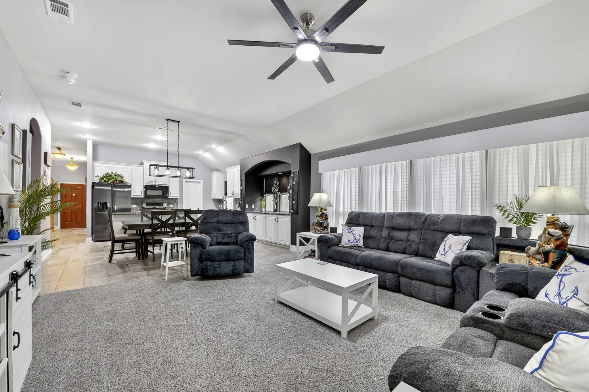 Single Family Residence For Sale in Denton County , 1120 Ponderosa Drive, Aubrey, Texas 76227, 4 Bedroom, 2 Bathroom, 3 Garage spaces, 2,042 Sqft, built in 2013, mls#21354767, Real Estate Agent in Aubrey, Homes For Sale in Denton county, Homes For Sale in Aubrey, Realtor in Aubrey Texas, Real Estate Brokerage Independent Realty Texas, Luminita Cordes Realtor