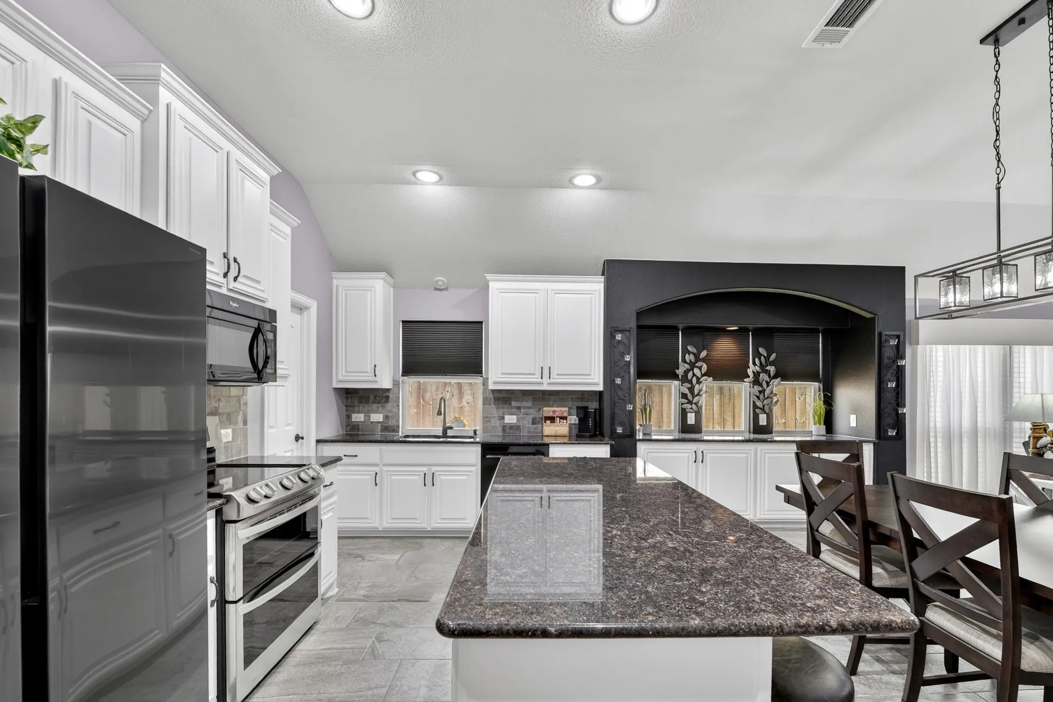 Single Family Residence For Sale in Denton County , 1120 Ponderosa Drive, Aubrey, Texas 76227, 4 Bedroom, 2 Bathroom, 3 Garage spaces, 2,042 Sqft, built in 2013, mls#21354767, Real Estate Agent in Aubrey, Homes For Sale in Denton county, Homes For Sale in Aubrey, Realtor in Aubrey Texas, Real Estate Brokerage Independent Realty Texas, Luminita Cordes Realtor