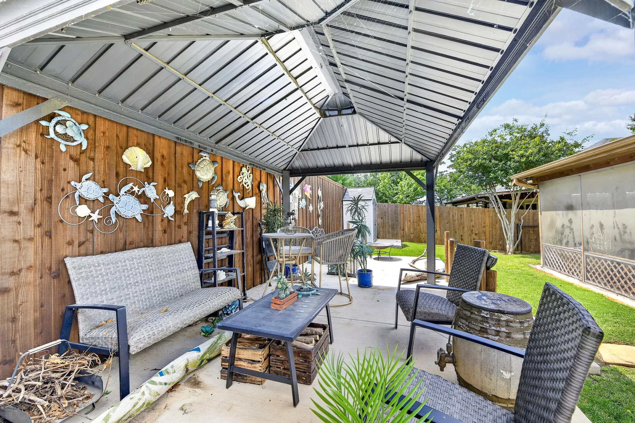 Single Family Residence For Sale in Denton County , 1120 Ponderosa Drive, Aubrey, Texas 76227, 4 Bedroom, 2 Bathroom, 3 Garage spaces, 2,042 Sqft, built in 2013, mls#21354767, Real Estate Agent in Aubrey, Homes For Sale in Denton county, Homes For Sale in Aubrey, Realtor in Aubrey Texas, Real Estate Brokerage Independent Realty Texas, Luminita Cordes Realtor
