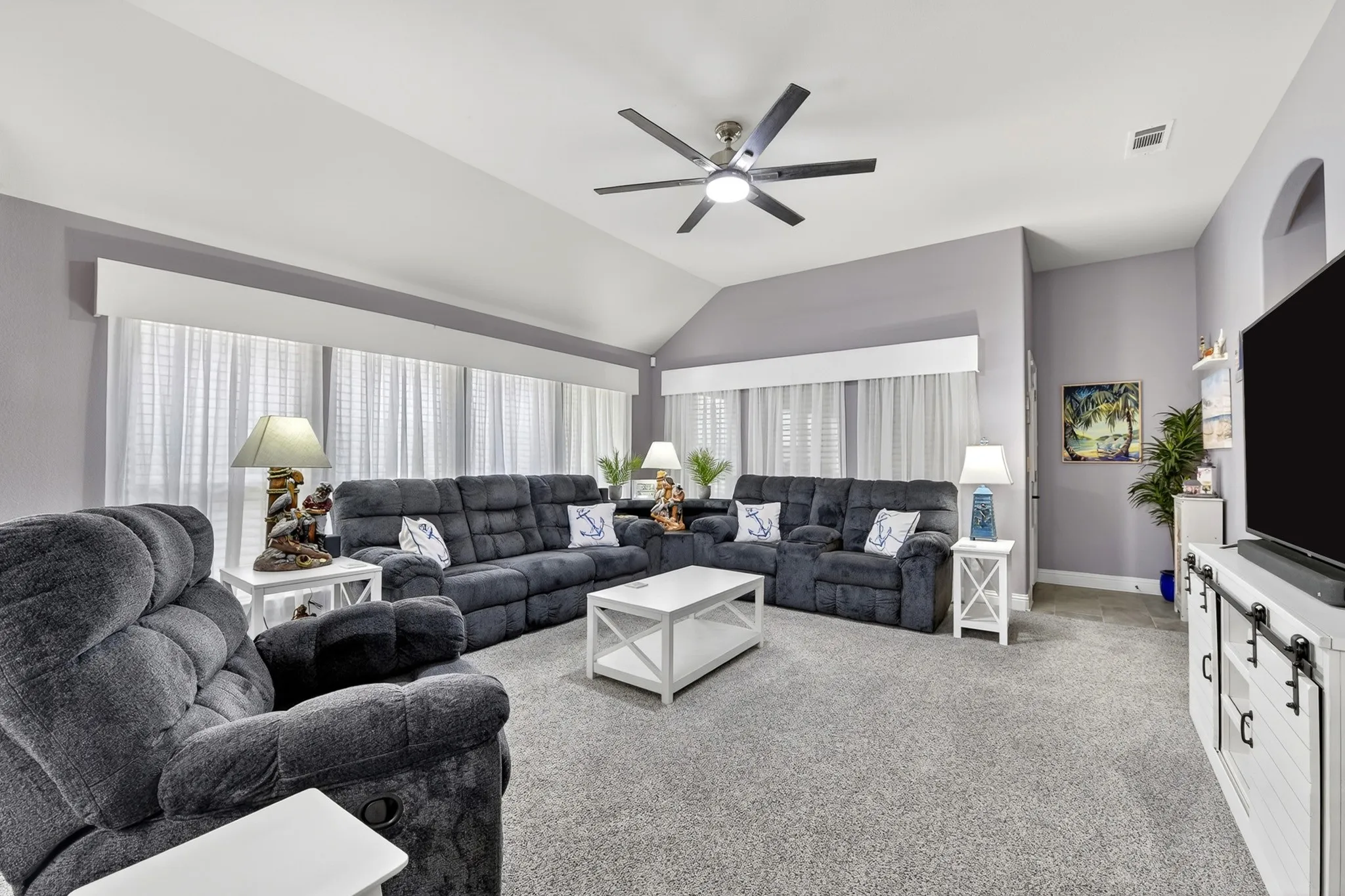 Single Family Residence For Sale in Denton County , 1120 Ponderosa Drive, Aubrey, Texas 76227, 4 Bedroom, 2 Bathroom, 3 Garage spaces, 2,042 Sqft, built in 2013, mls#21354767, Real Estate Agent in Aubrey, Homes For Sale in Denton county, Homes For Sale in Aubrey, Realtor in Aubrey Texas, Real Estate Brokerage Independent Realty Texas, Luminita Cordes Realtor