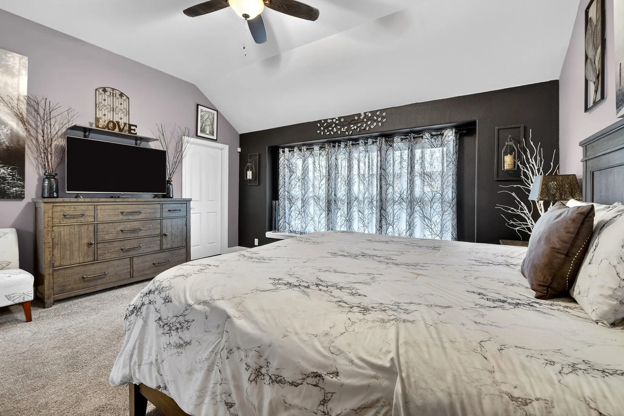 Single Family Residence For Sale in Denton County , 1120 Ponderosa Drive, Aubrey, Texas 76227, 4 Bedroom, 2 Bathroom, 3 Garage spaces, 2,042 Sqft, built in 2013, mls#21354767, Real Estate Agent in Aubrey, Homes For Sale in Denton county, Homes For Sale in Aubrey, Realtor in Aubrey Texas, Real Estate Brokerage Independent Realty Texas, Luminita Cordes Realtor