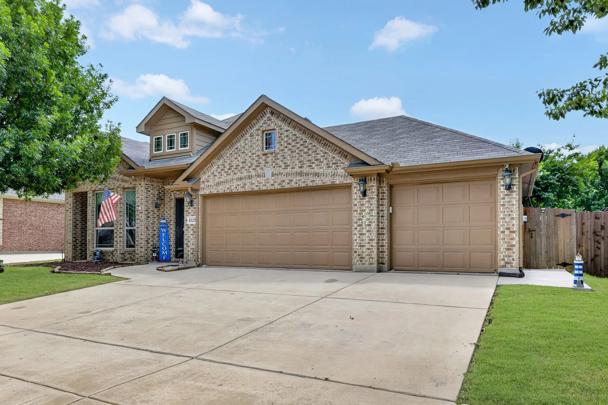 Single Family Residence For Sale in Denton County , 1120 Ponderosa Drive, Aubrey, Texas 76227, 4 Bedroom, 2 Bathroom, 3 Garage spaces, 2,042 Sqft, built in 2013, mls#21354767, Real Estate Agent in Aubrey, Homes For Sale in Denton county, Homes For Sale in Aubrey, Realtor in Aubrey Texas, Real Estate Brokerage Independent Realty Texas, Luminita Cordes Realtor