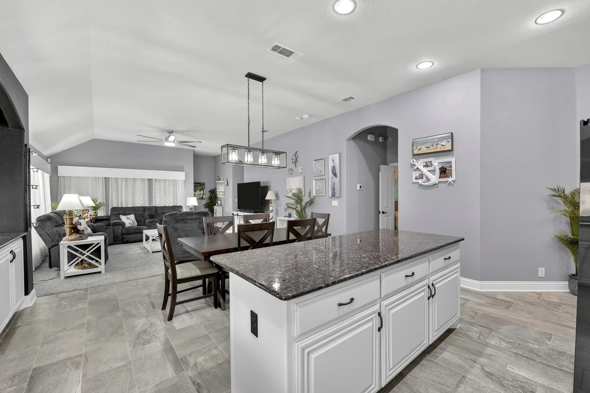 Single Family Residence For Sale in Denton County , 1120 Ponderosa Drive, Aubrey, Texas 76227, 4 Bedroom, 2 Bathroom, 3 Garage spaces, 2,042 Sqft, built in 2013, mls#21354767, Real Estate Agent in Aubrey, Homes For Sale in Denton county, Homes For Sale in Aubrey, Realtor in Aubrey Texas, Real Estate Brokerage Independent Realty Texas, Luminita Cordes Realtor