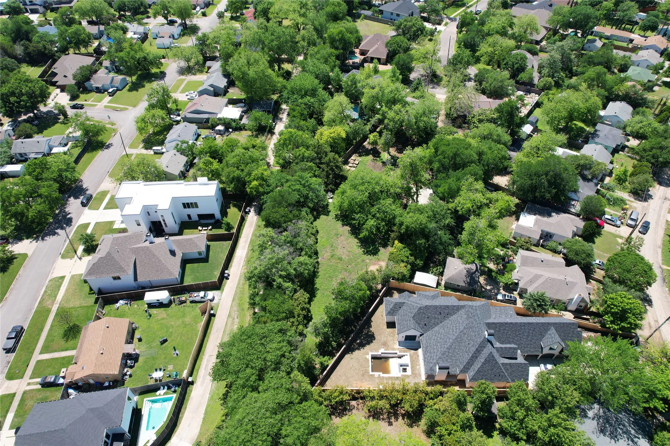 Single Family Residence For Sale in Dallas County , 7652 Culcourt Street, Dallas, Texas 75209, 3 Bedroom, 2 Bathroom, 1 Garage spaces, 1,170 Sqft, built in 1945, mls#21356400, Real Estate Agent in Dallas, Homes For Sale in Dallas county, Homes For Sale in Dallas, Realtor in Dallas Texas, Real Estate Brokerage Independent Realty Texas, Luminita Cordes Realtor