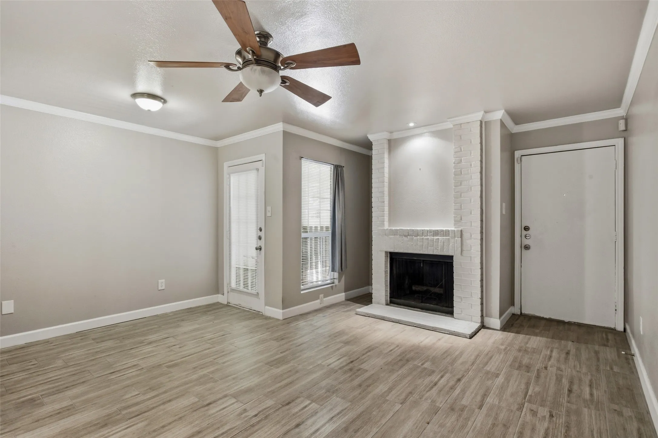 Condominium For Rent in Tarrant County , 3206 S Fielder Road 100, Arlington, Texas 76015, 2 Bedroom, 1 Bathroom, Garage spaces, 768 Sqft, built in 1983, mls#21356417, Real Estate Agent in Arlington, Homes For Rent in Tarrant county, Homes For Rent in Arlington, Realtor in Arlington Texas, Real Estate Brokerage Independent Realty Texas, Luminita Cordes Realtor