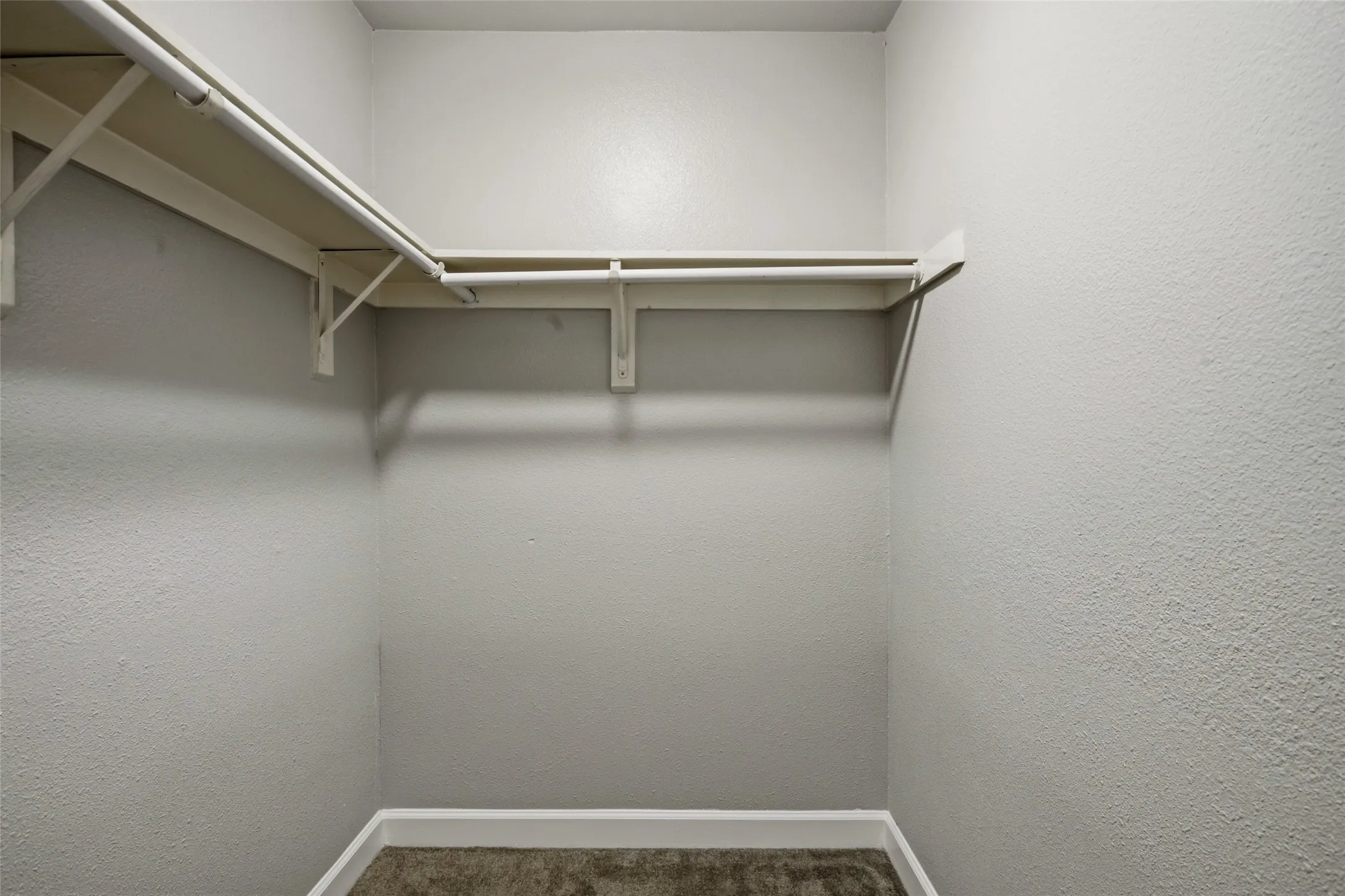 Condominium For Rent in Tarrant County , 3206 S Fielder Road 100, Arlington, Texas 76015, 2 Bedroom, 1 Bathroom, Garage spaces, 768 Sqft, built in 1983, mls#21356417, Real Estate Agent in Arlington, Homes For Rent in Tarrant county, Homes For Rent in Arlington, Realtor in Arlington Texas, Real Estate Brokerage Independent Realty Texas, Luminita Cordes Realtor