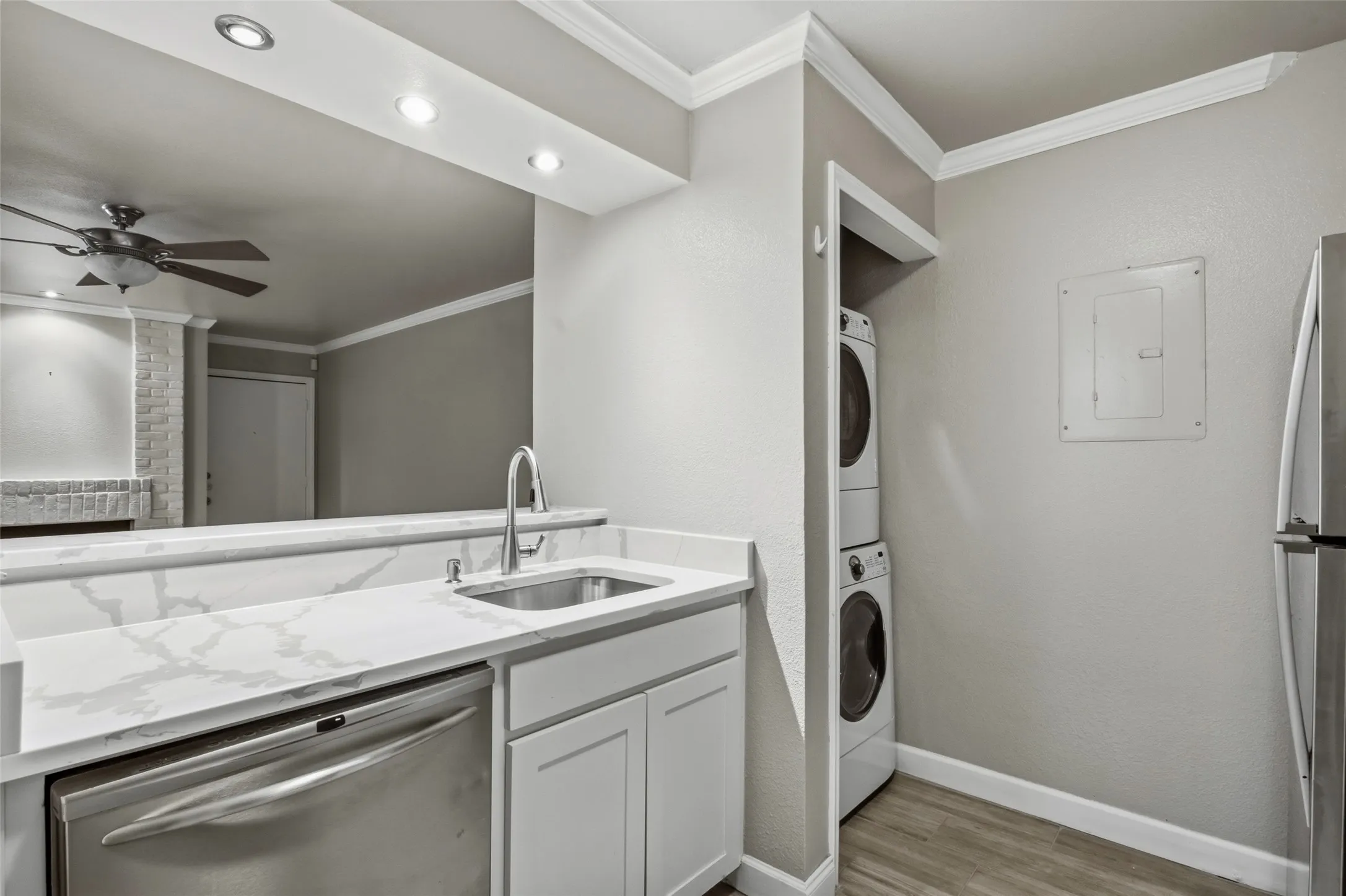 Condominium For Rent in Tarrant County , 3206 S Fielder Road 100, Arlington, Texas 76015, 2 Bedroom, 1 Bathroom, Garage spaces, 768 Sqft, built in 1983, mls#21356417, Real Estate Agent in Arlington, Homes For Rent in Tarrant county, Homes For Rent in Arlington, Realtor in Arlington Texas, Real Estate Brokerage Independent Realty Texas, Luminita Cordes Realtor