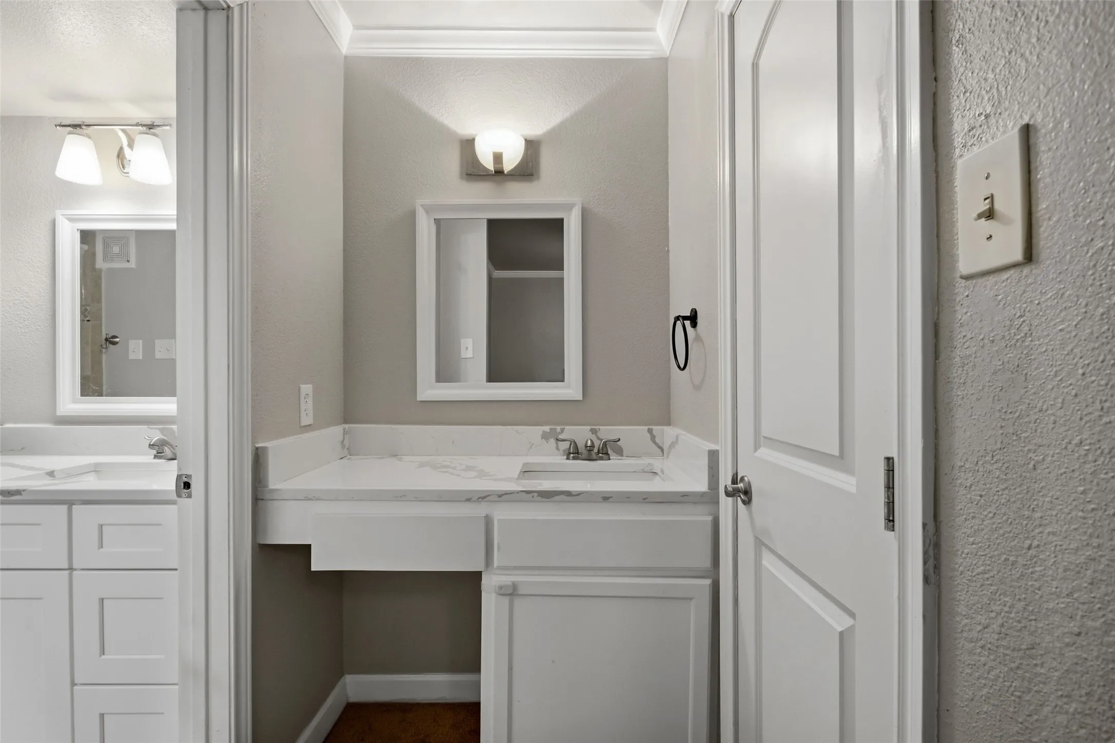 Condominium For Rent in Tarrant County , 3206 S Fielder Road 100, Arlington, Texas 76015, 2 Bedroom, 1 Bathroom, Garage spaces, 768 Sqft, built in 1983, mls#21356417, Real Estate Agent in Arlington, Homes For Rent in Tarrant county, Homes For Rent in Arlington, Realtor in Arlington Texas, Real Estate Brokerage Independent Realty Texas, Luminita Cordes Realtor