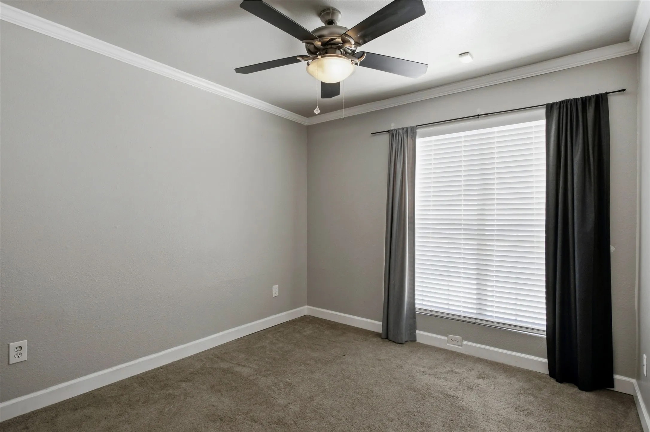 Condominium For Rent in Tarrant County , 3206 S Fielder Road 100, Arlington, Texas 76015, 2 Bedroom, 1 Bathroom, Garage spaces, 768 Sqft, built in 1983, mls#21356417, Real Estate Agent in Arlington, Homes For Rent in Tarrant county, Homes For Rent in Arlington, Realtor in Arlington Texas, Real Estate Brokerage Independent Realty Texas, Luminita Cordes Realtor