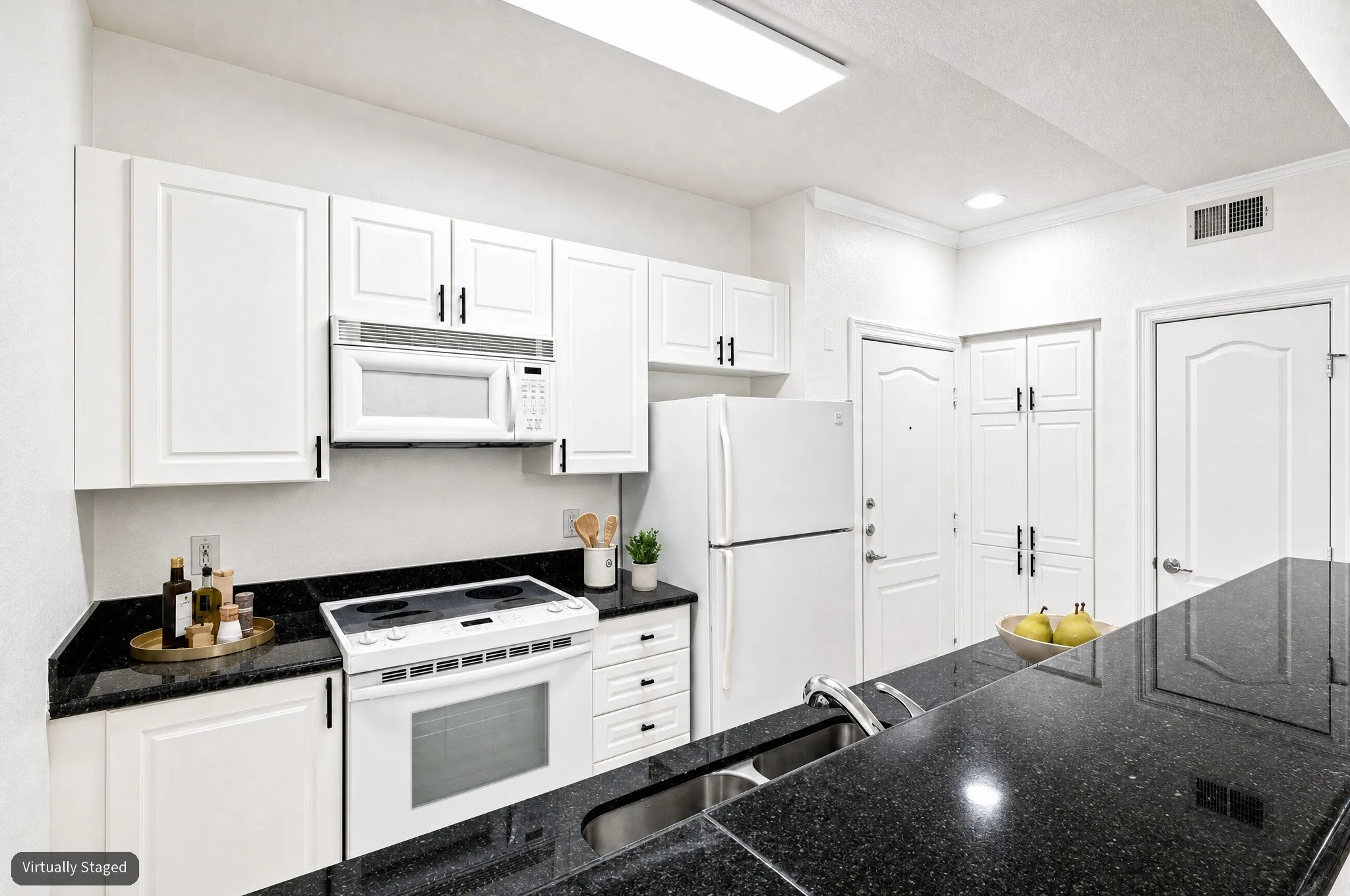 The Wyndemere - 3400 Welborn Street #318 - www.3400welborn318.com