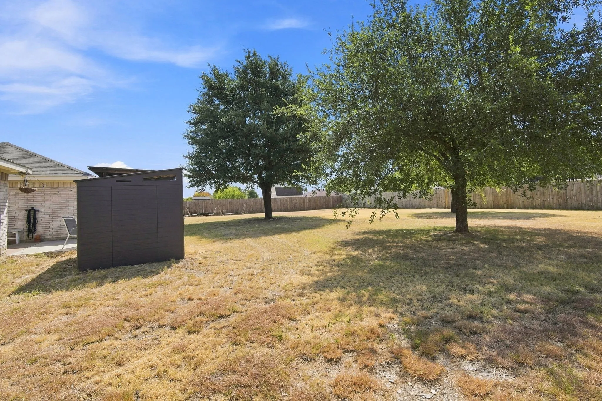 Single Family Residence For Sale in Ellis County , 760 S Ridge Drive, Midlothian, Texas 76065, 4 Bedroom, 2 Bathroom, 2 Garage spaces, 2,010 Sqft, built in 2000, mls#21346868, Real Estate Agent in Midlothian, Homes For Sale in Ellis county, Homes For Sale in Midlothian, Realtor in Midlothian Texas, Real Estate Brokerage Independent Realty Texas, Luminita Cordes Realtor