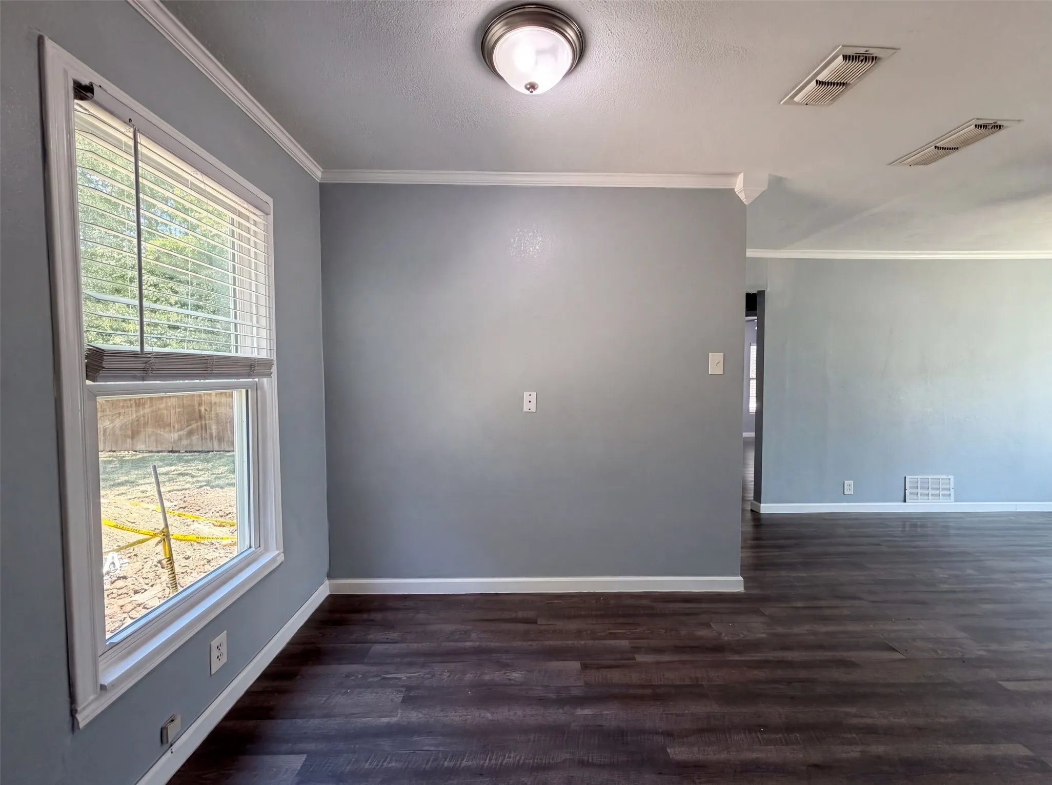 Single Family Residence For Sale in Johnson County , 1012 Turner Street, Cleburne, Texas 76033, 3 Bedroom, 1 Bathroom, Garage spaces, 1,364 Sqft, built in 1960, mls#21356424, Real Estate Agent in Cleburne, Homes For Sale in Johnson county, Homes For Sale in Cleburne, Realtor in Cleburne Texas, Real Estate Brokerage Independent Realty Texas, Luminita Cordes Realtor