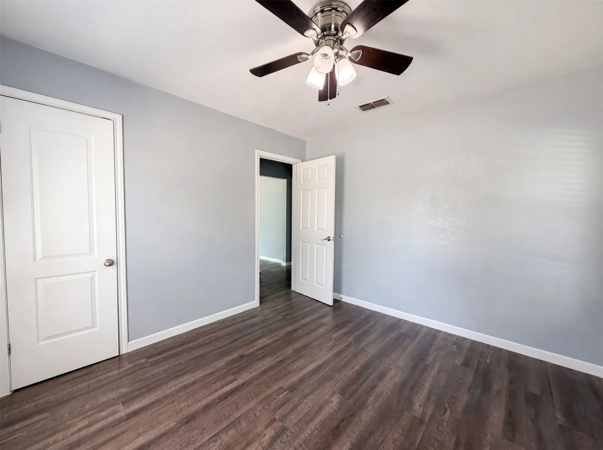 Single Family Residence For Sale in Johnson County , 1012 Turner Street, Cleburne, Texas 76033, 3 Bedroom, 1 Bathroom, Garage spaces, 1,364 Sqft, built in 1960, mls#21356424, Real Estate Agent in Cleburne, Homes For Sale in Johnson county, Homes For Sale in Cleburne, Realtor in Cleburne Texas, Real Estate Brokerage Independent Realty Texas, Luminita Cordes Realtor