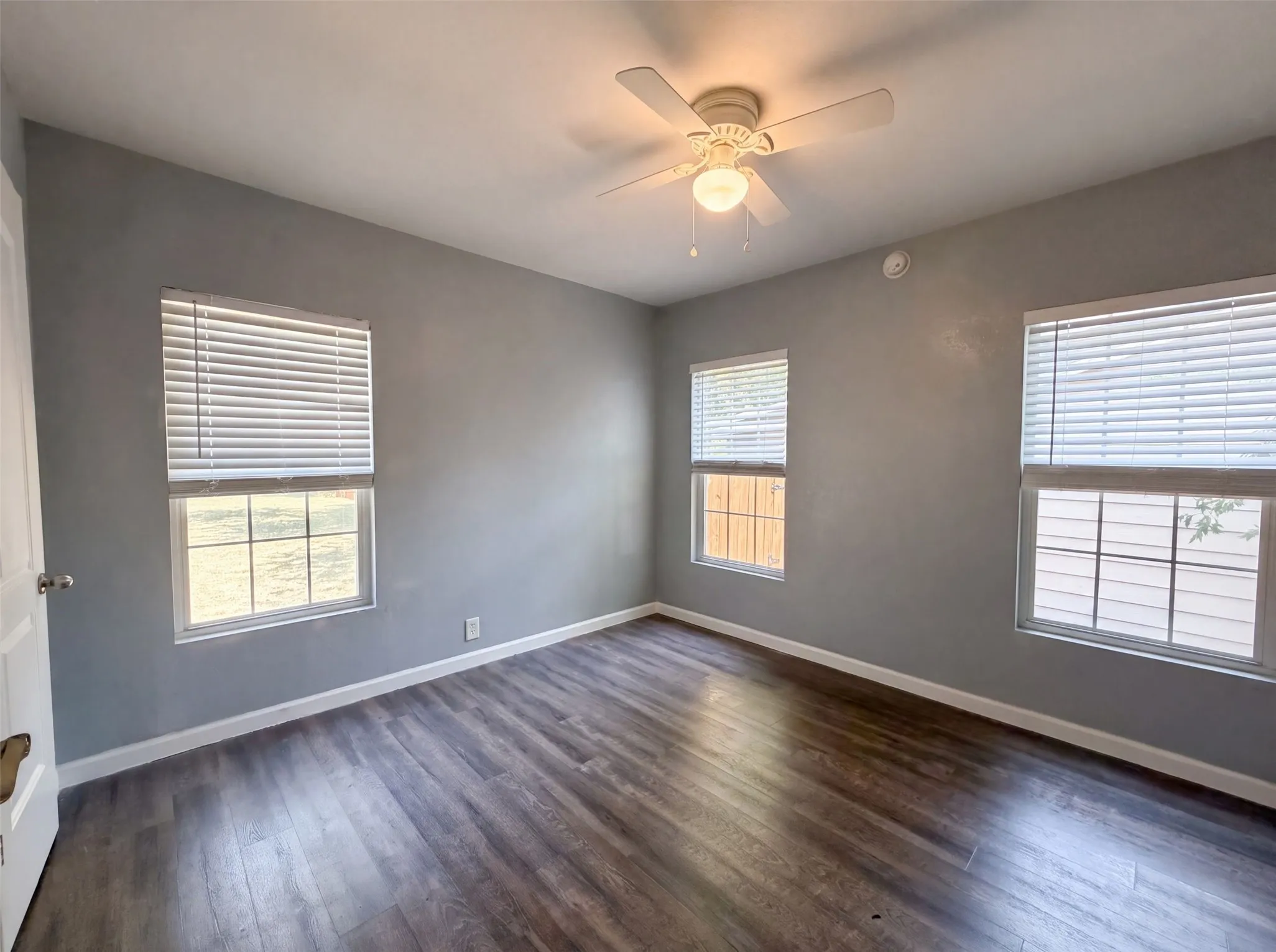 Single Family Residence For Sale in Johnson County , 1012 Turner Street, Cleburne, Texas 76033, 3 Bedroom, 1 Bathroom, Garage spaces, 1,364 Sqft, built in 1960, mls#21356424, Real Estate Agent in Cleburne, Homes For Sale in Johnson county, Homes For Sale in Cleburne, Realtor in Cleburne Texas, Real Estate Brokerage Independent Realty Texas, Luminita Cordes Realtor