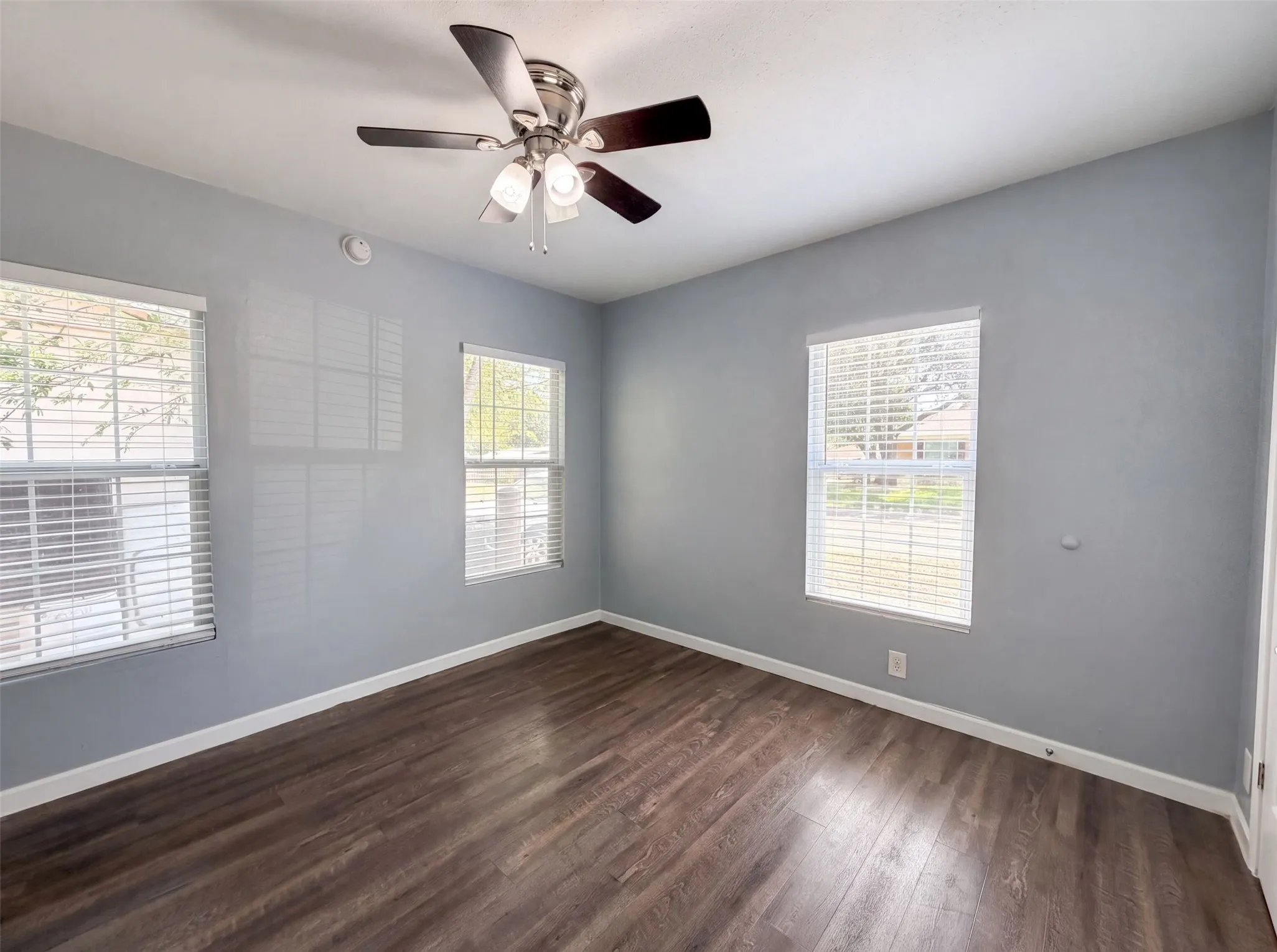Single Family Residence For Sale in Johnson County , 1012 Turner Street, Cleburne, Texas 76033, 3 Bedroom, 1 Bathroom, Garage spaces, 1,364 Sqft, built in 1960, mls#21356424, Real Estate Agent in Cleburne, Homes For Sale in Johnson county, Homes For Sale in Cleburne, Realtor in Cleburne Texas, Real Estate Brokerage Independent Realty Texas, Luminita Cordes Realtor