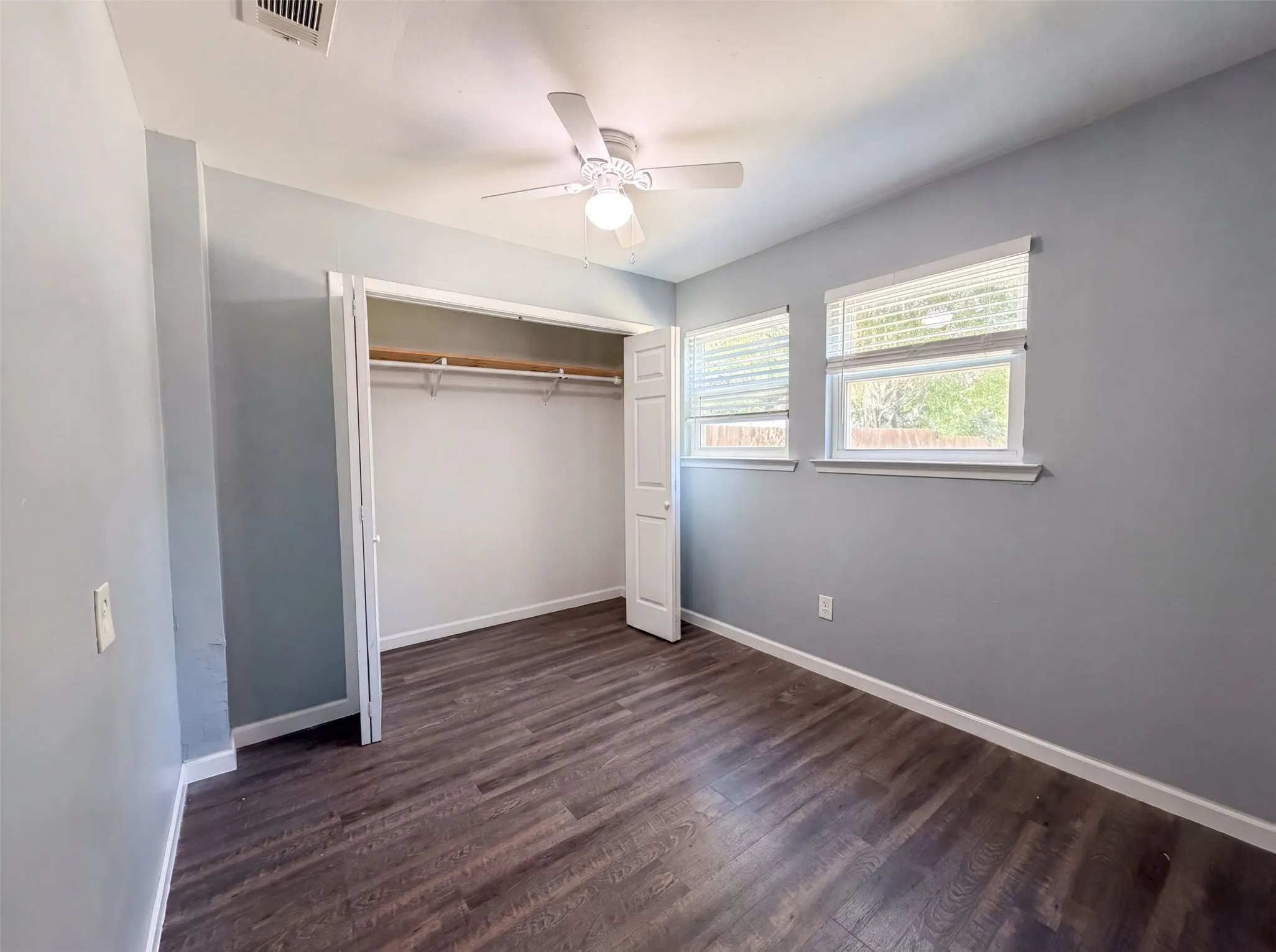 Single Family Residence For Sale in Johnson County , 1012 Turner Street, Cleburne, Texas 76033, 3 Bedroom, 1 Bathroom, Garage spaces, 1,364 Sqft, built in 1960, mls#21356424, Real Estate Agent in Cleburne, Homes For Sale in Johnson county, Homes For Sale in Cleburne, Realtor in Cleburne Texas, Real Estate Brokerage Independent Realty Texas, Luminita Cordes Realtor
