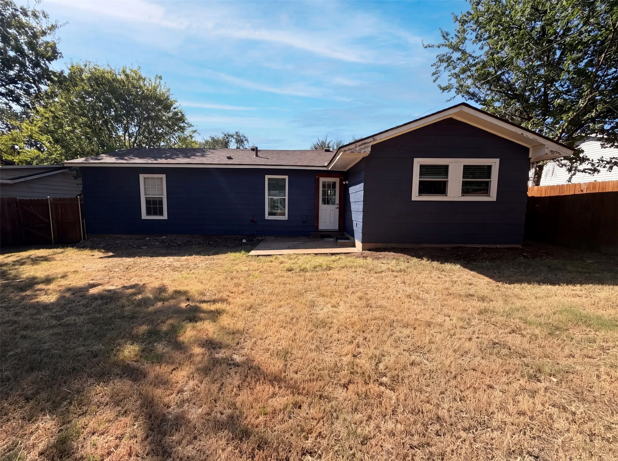 Single Family Residence For Sale in Johnson County , 1012 Turner Street, Cleburne, Texas 76033, 3 Bedroom, 1 Bathroom, Garage spaces, 1,364 Sqft, built in 1960, mls#21356424, Real Estate Agent in Cleburne, Homes For Sale in Johnson county, Homes For Sale in Cleburne, Realtor in Cleburne Texas, Real Estate Brokerage Independent Realty Texas, Luminita Cordes Realtor