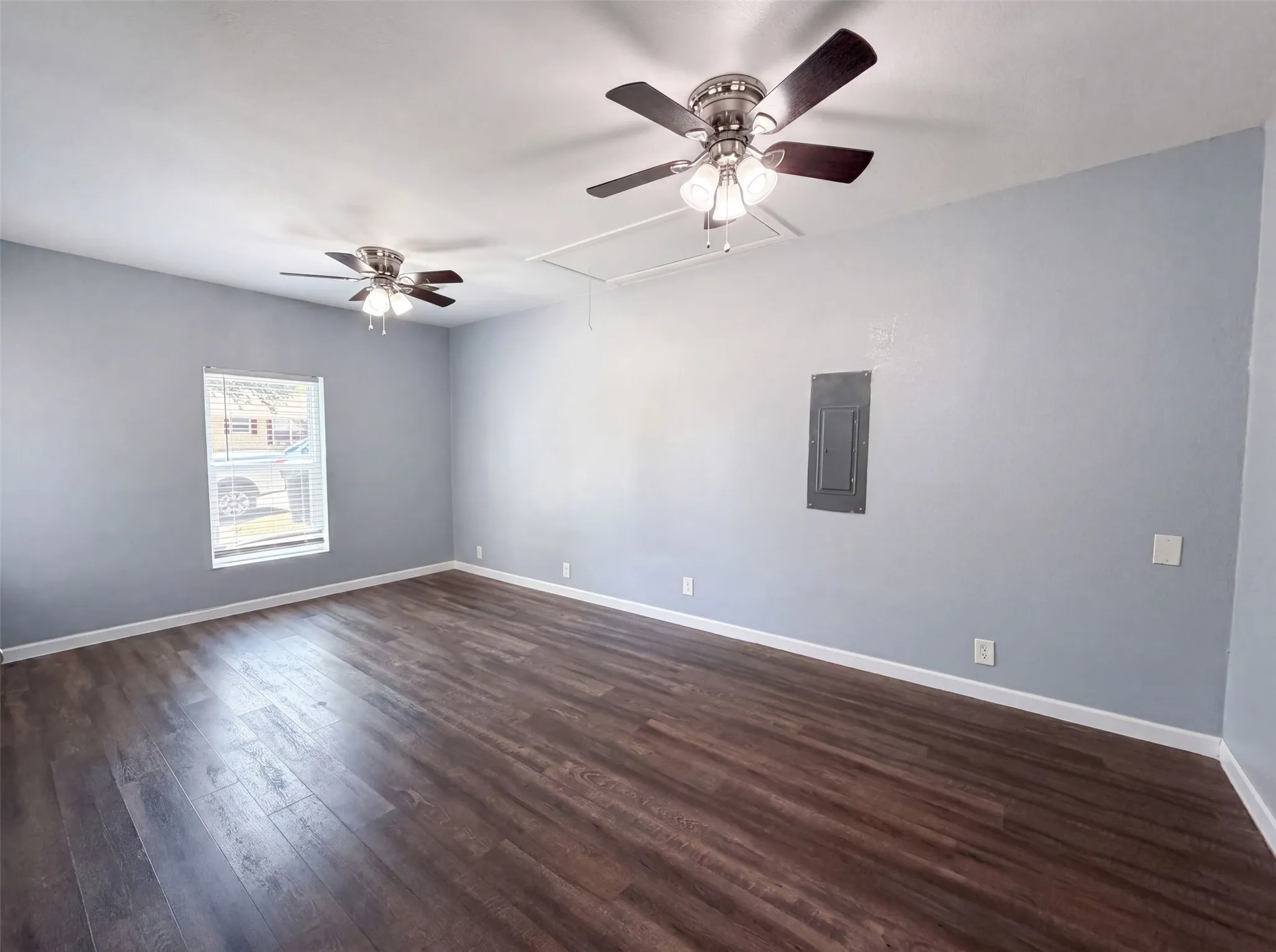 Single Family Residence For Sale in Johnson County , 1012 Turner Street, Cleburne, Texas 76033, 3 Bedroom, 1 Bathroom, Garage spaces, 1,364 Sqft, built in 1960, mls#21356424, Real Estate Agent in Cleburne, Homes For Sale in Johnson county, Homes For Sale in Cleburne, Realtor in Cleburne Texas, Real Estate Brokerage Independent Realty Texas, Luminita Cordes Realtor