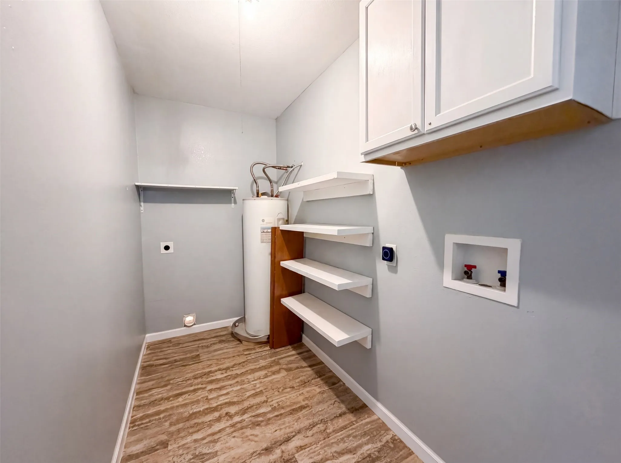 Single Family Residence For Sale in Johnson County , 1012 Turner Street, Cleburne, Texas 76033, 3 Bedroom, 1 Bathroom, Garage spaces, 1,364 Sqft, built in 1960, mls#21356424, Real Estate Agent in Cleburne, Homes For Sale in Johnson county, Homes For Sale in Cleburne, Realtor in Cleburne Texas, Real Estate Brokerage Independent Realty Texas, Luminita Cordes Realtor