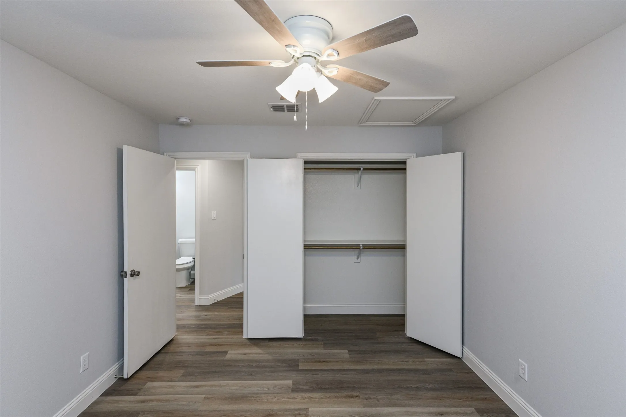 Duplex For Rent in Tarrant County , 2501 Windy Pine Lane, Arlington, Texas 76015, 2 Bedroom, 2 Bathroom, Garage spaces, 1,120 Sqft, built in 1982, mls#21356435, Real Estate Agent in Arlington, Homes For Rent in Tarrant county, Homes For Rent in Arlington, Realtor in Arlington Texas, Real Estate Brokerage Independent Realty Texas, Luminita Cordes Realtor