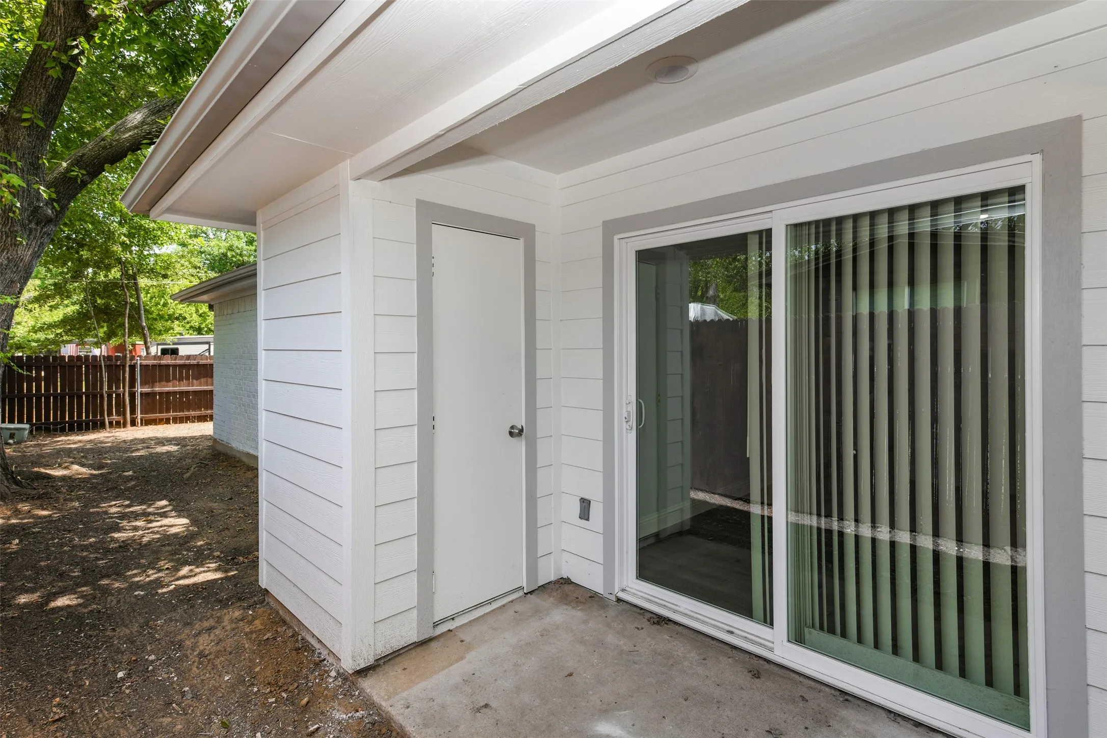 Duplex For Rent in Tarrant County , 2501 Windy Pine Lane, Arlington, Texas 76015, 2 Bedroom, 2 Bathroom, Garage spaces, 1,120 Sqft, built in 1982, mls#21356435, Real Estate Agent in Arlington, Homes For Rent in Tarrant county, Homes For Rent in Arlington, Realtor in Arlington Texas, Real Estate Brokerage Independent Realty Texas, Luminita Cordes Realtor
