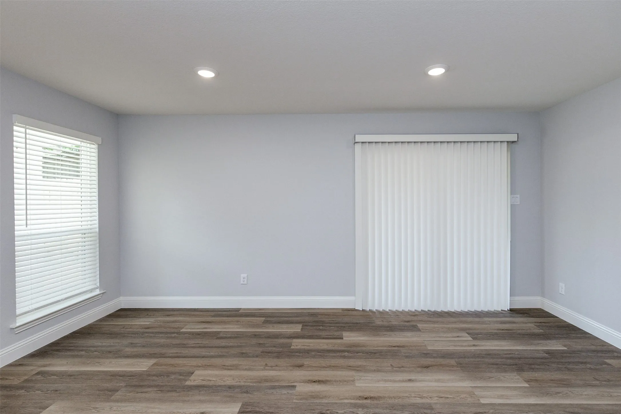 Duplex For Rent in Tarrant County , 2501 Windy Pine Lane, Arlington, Texas 76015, 2 Bedroom, 2 Bathroom, Garage spaces, 1,120 Sqft, built in 1982, mls#21356435, Real Estate Agent in Arlington, Homes For Rent in Tarrant county, Homes For Rent in Arlington, Realtor in Arlington Texas, Real Estate Brokerage Independent Realty Texas, Luminita Cordes Realtor