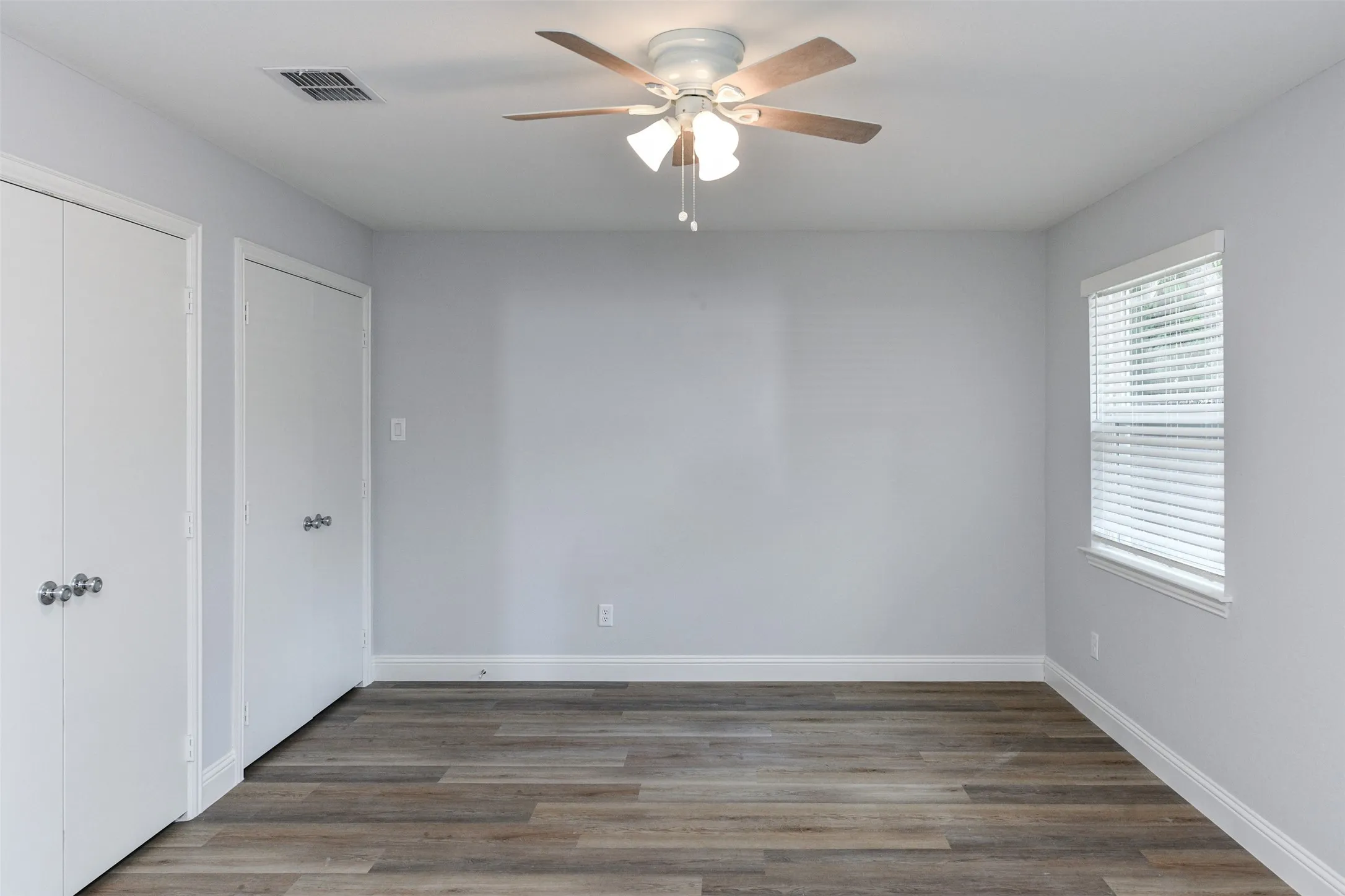 Duplex For Rent in Tarrant County , 2501 Windy Pine Lane, Arlington, Texas 76015, 2 Bedroom, 2 Bathroom, Garage spaces, 1,120 Sqft, built in 1982, mls#21356435, Real Estate Agent in Arlington, Homes For Rent in Tarrant county, Homes For Rent in Arlington, Realtor in Arlington Texas, Real Estate Brokerage Independent Realty Texas, Luminita Cordes Realtor