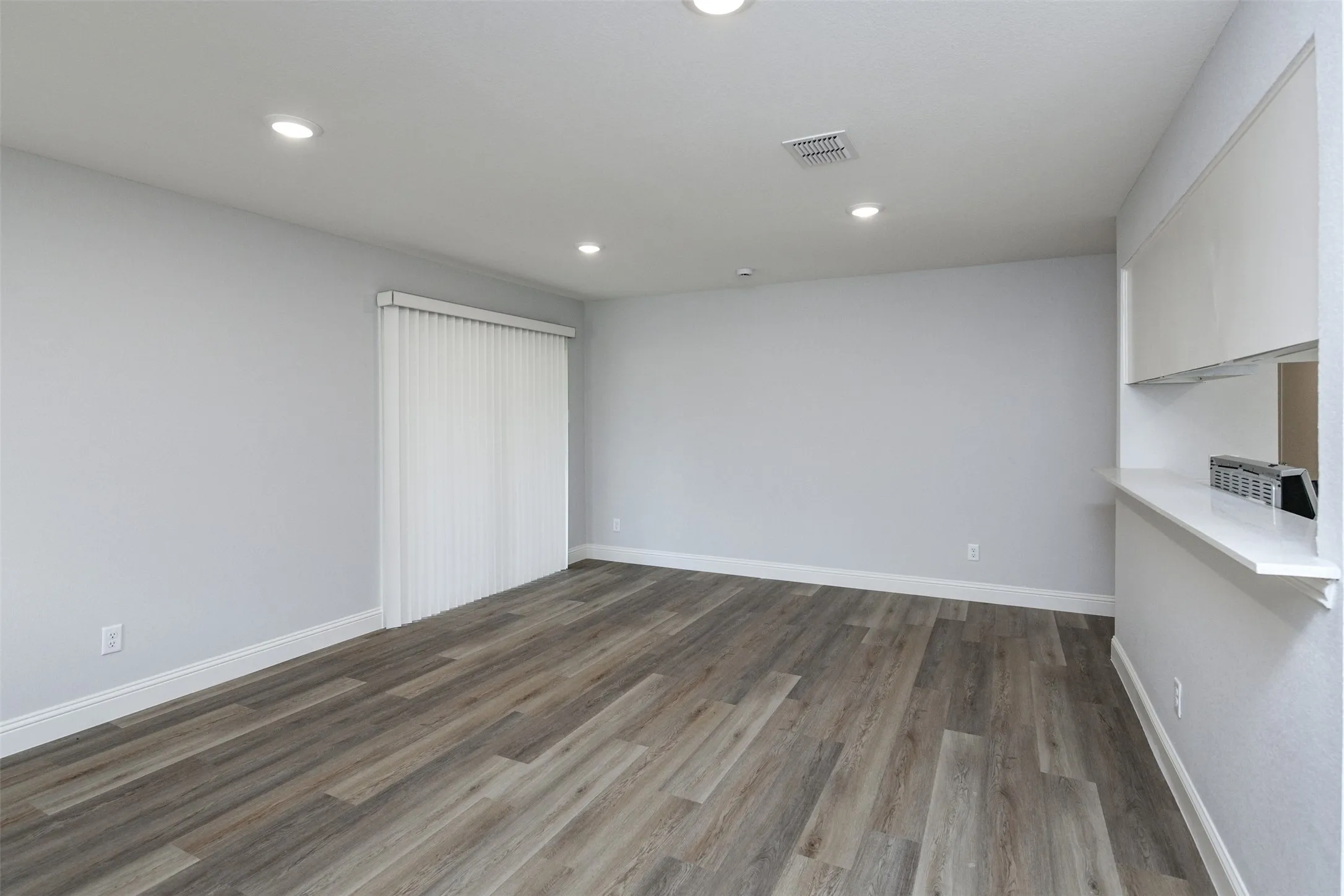 Duplex For Rent in Tarrant County , 2501 Windy Pine Lane, Arlington, Texas 76015, 2 Bedroom, 2 Bathroom, Garage spaces, 1,120 Sqft, built in 1982, mls#21356435, Real Estate Agent in Arlington, Homes For Rent in Tarrant county, Homes For Rent in Arlington, Realtor in Arlington Texas, Real Estate Brokerage Independent Realty Texas, Luminita Cordes Realtor