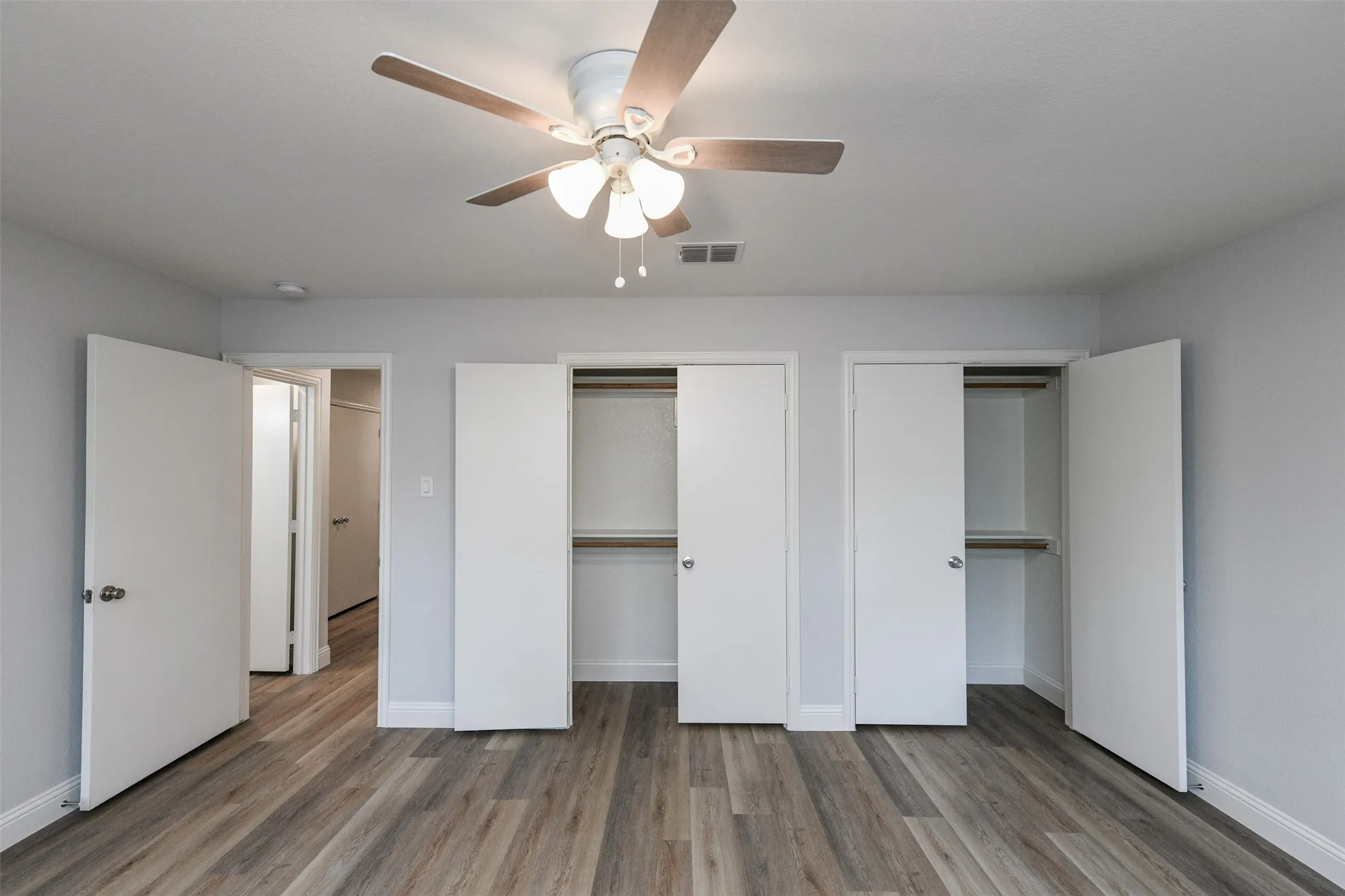 Duplex For Rent in Tarrant County , 2501 Windy Pine Lane, Arlington, Texas 76015, 2 Bedroom, 2 Bathroom, Garage spaces, 1,120 Sqft, built in 1982, mls#21356435, Real Estate Agent in Arlington, Homes For Rent in Tarrant county, Homes For Rent in Arlington, Realtor in Arlington Texas, Real Estate Brokerage Independent Realty Texas, Luminita Cordes Realtor