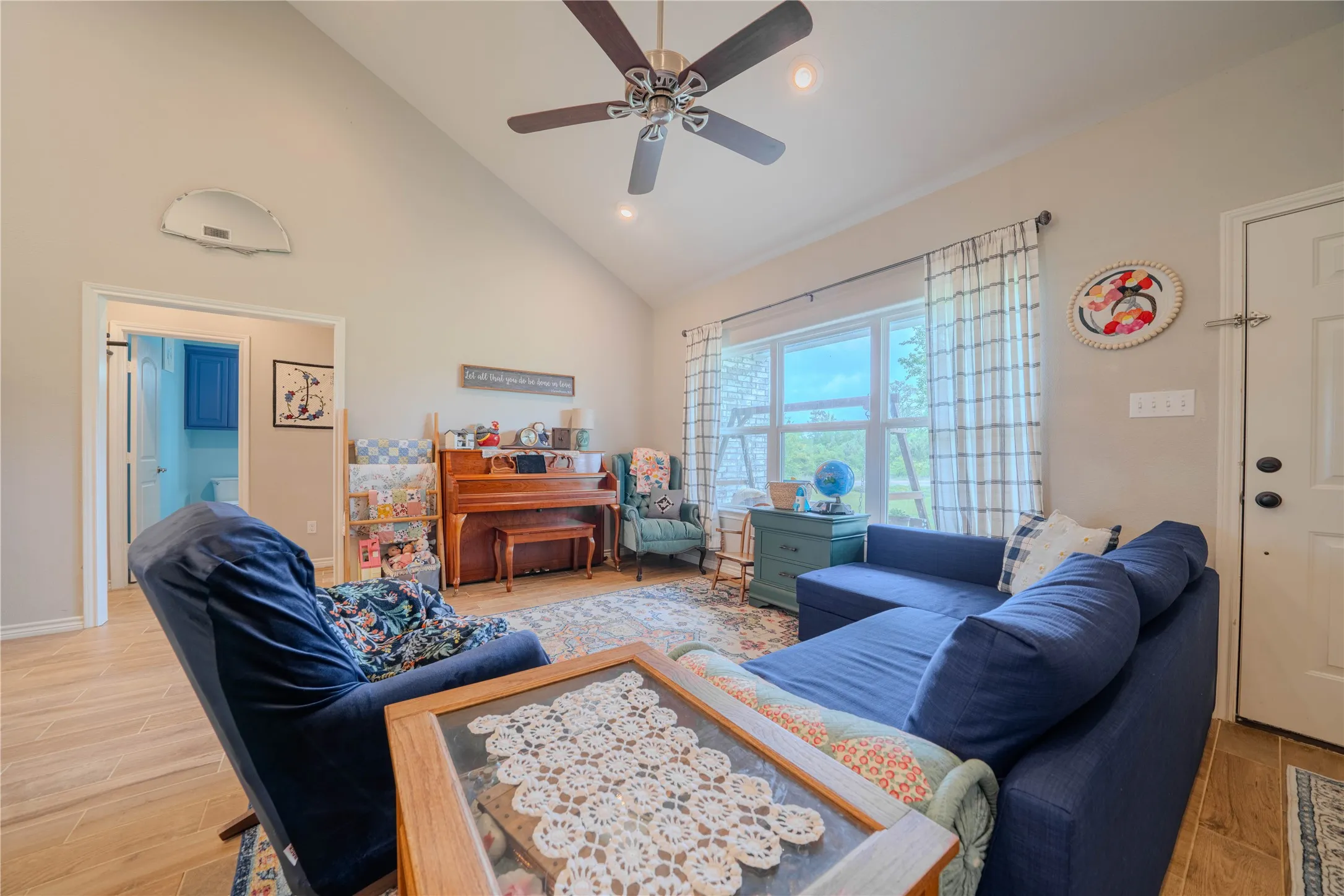 Single Family Residence For Sale in Upshur County , 130 Arabian Court, Gilmer, Texas 75645, 5 Bedroom, 3 Bathroom, Garage spaces, 2,098 Sqft, built in 2016, mls#21356443, Real Estate Agent in Gilmer, Homes For Sale in Upshur county, Homes For Sale in Gilmer, Realtor in Gilmer Texas, Real Estate Brokerage Independent Realty Texas, Luminita Cordes Realtor
