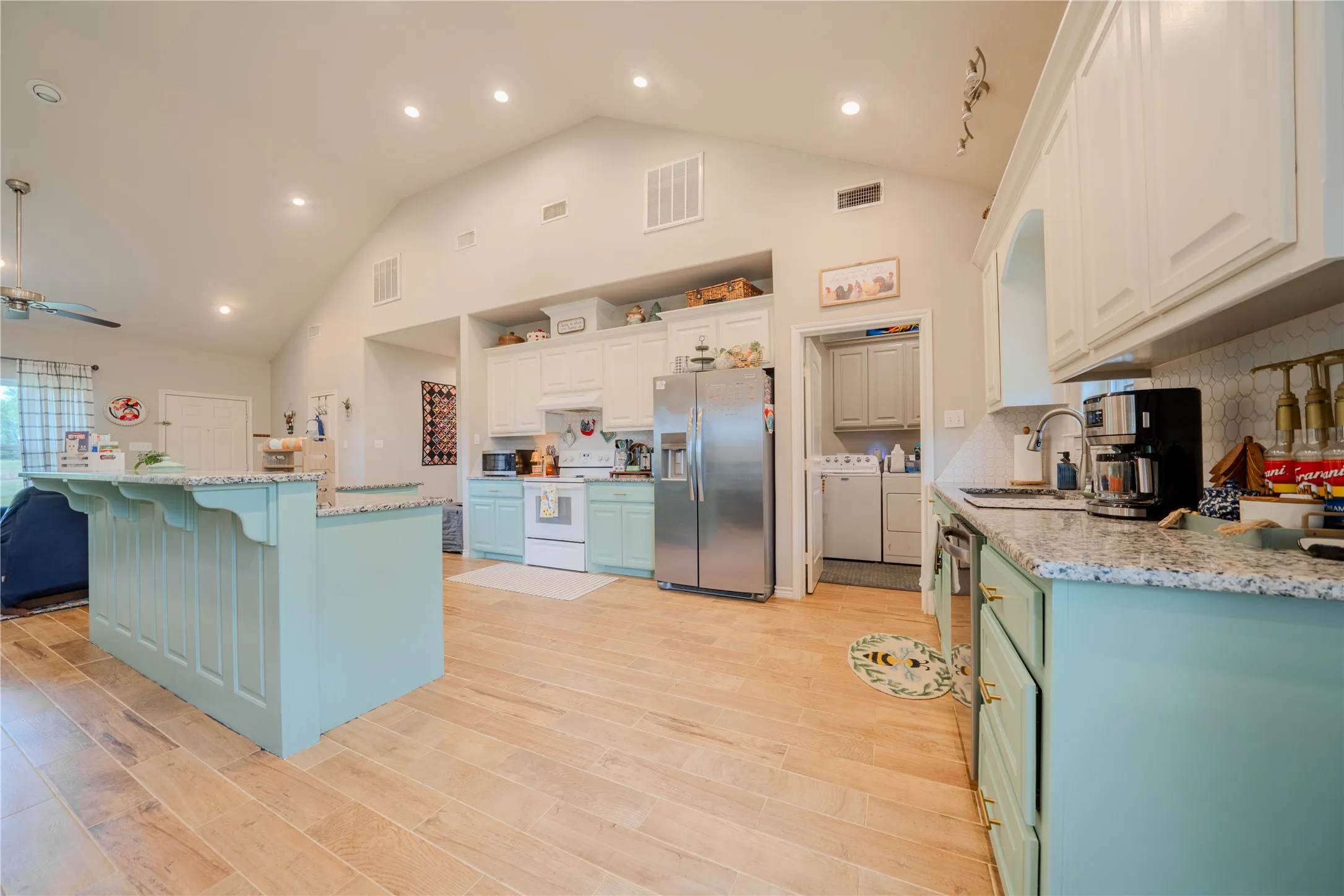 Single Family Residence For Sale in Upshur County , 130 Arabian Court, Gilmer, Texas 75645, 5 Bedroom, 3 Bathroom, Garage spaces, 2,098 Sqft, built in 2016, mls#21356443, Real Estate Agent in Gilmer, Homes For Sale in Upshur county, Homes For Sale in Gilmer, Realtor in Gilmer Texas, Real Estate Brokerage Independent Realty Texas, Luminita Cordes Realtor