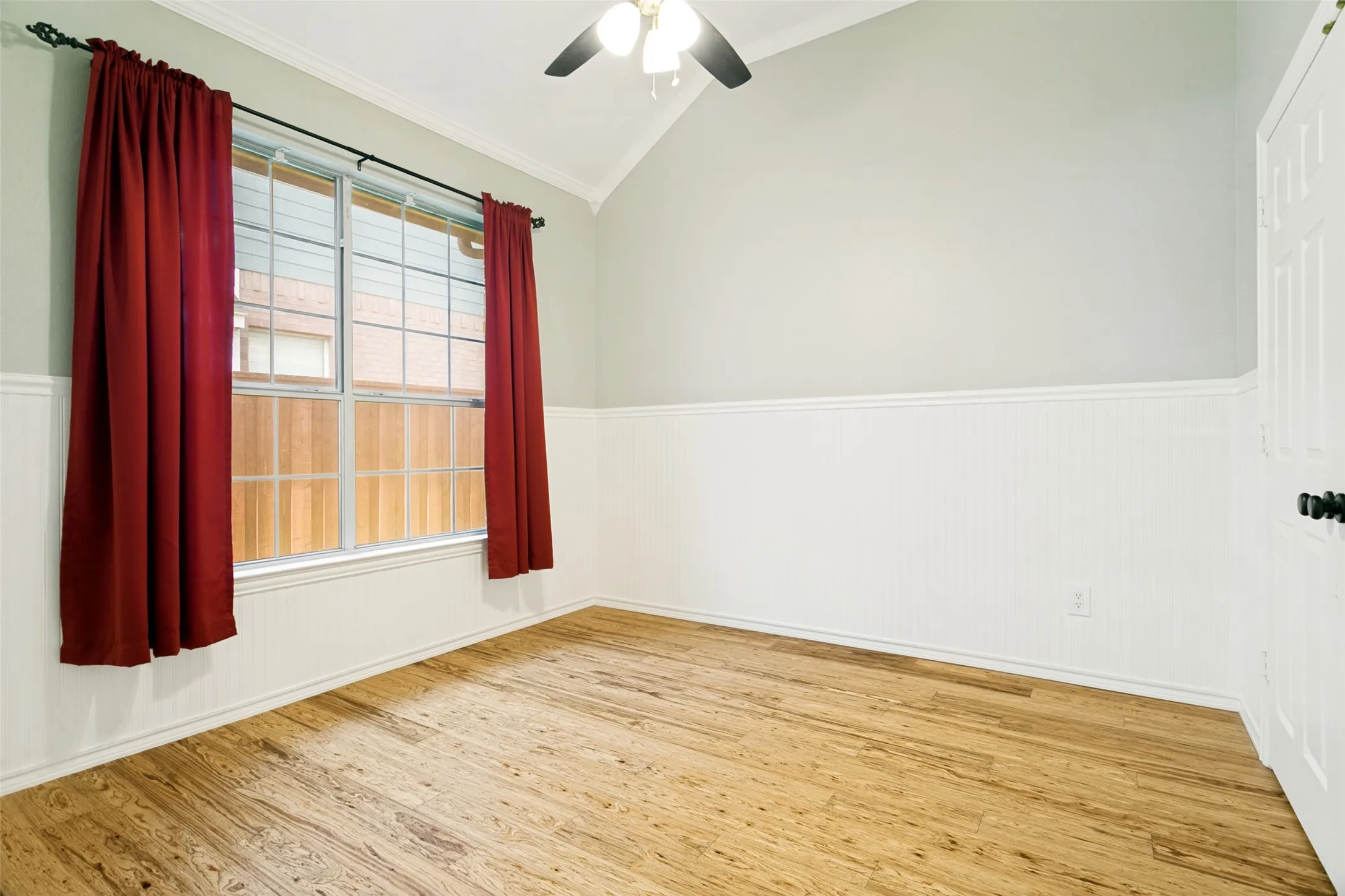 Secondary bedroom