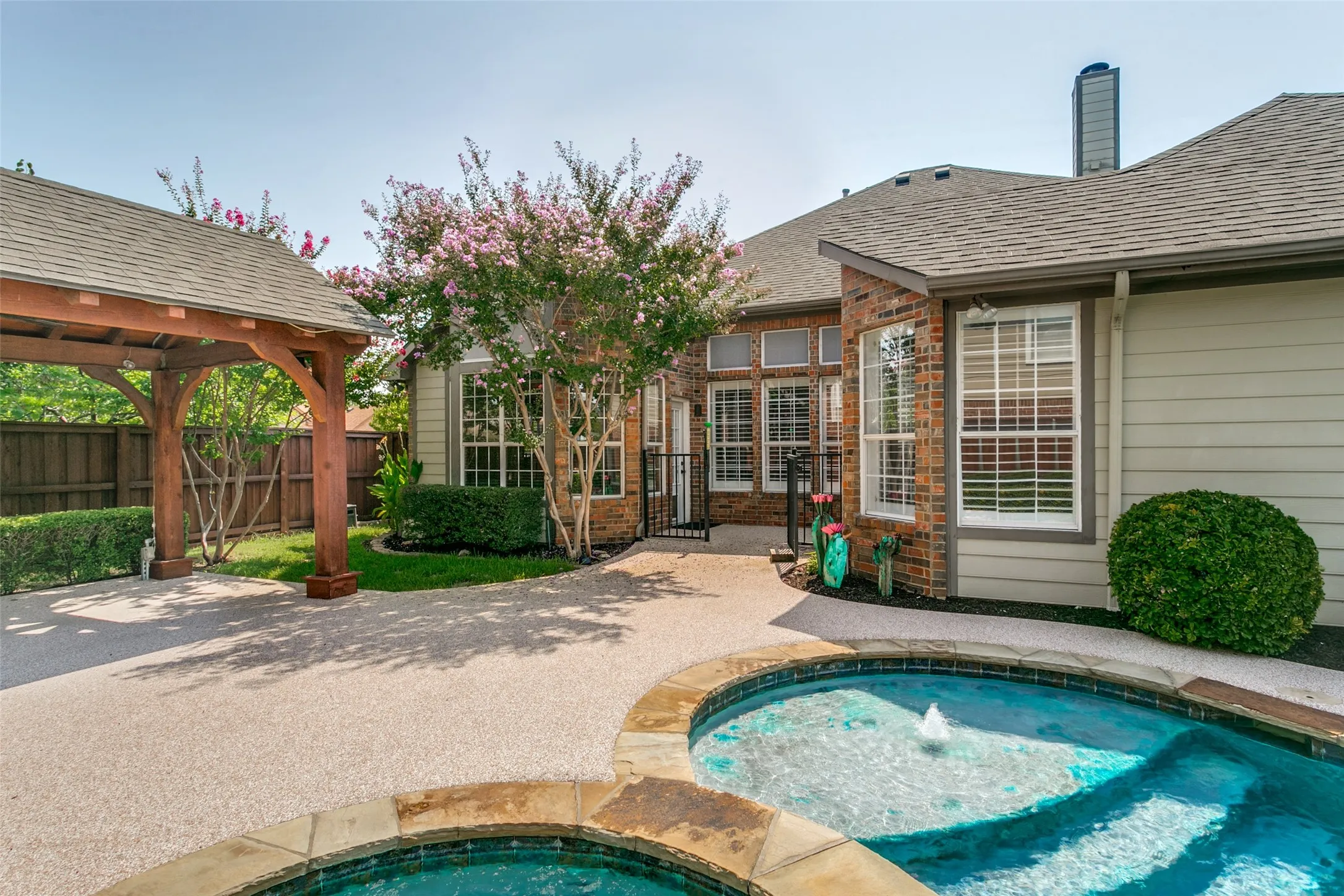 Extensive outdoor living space