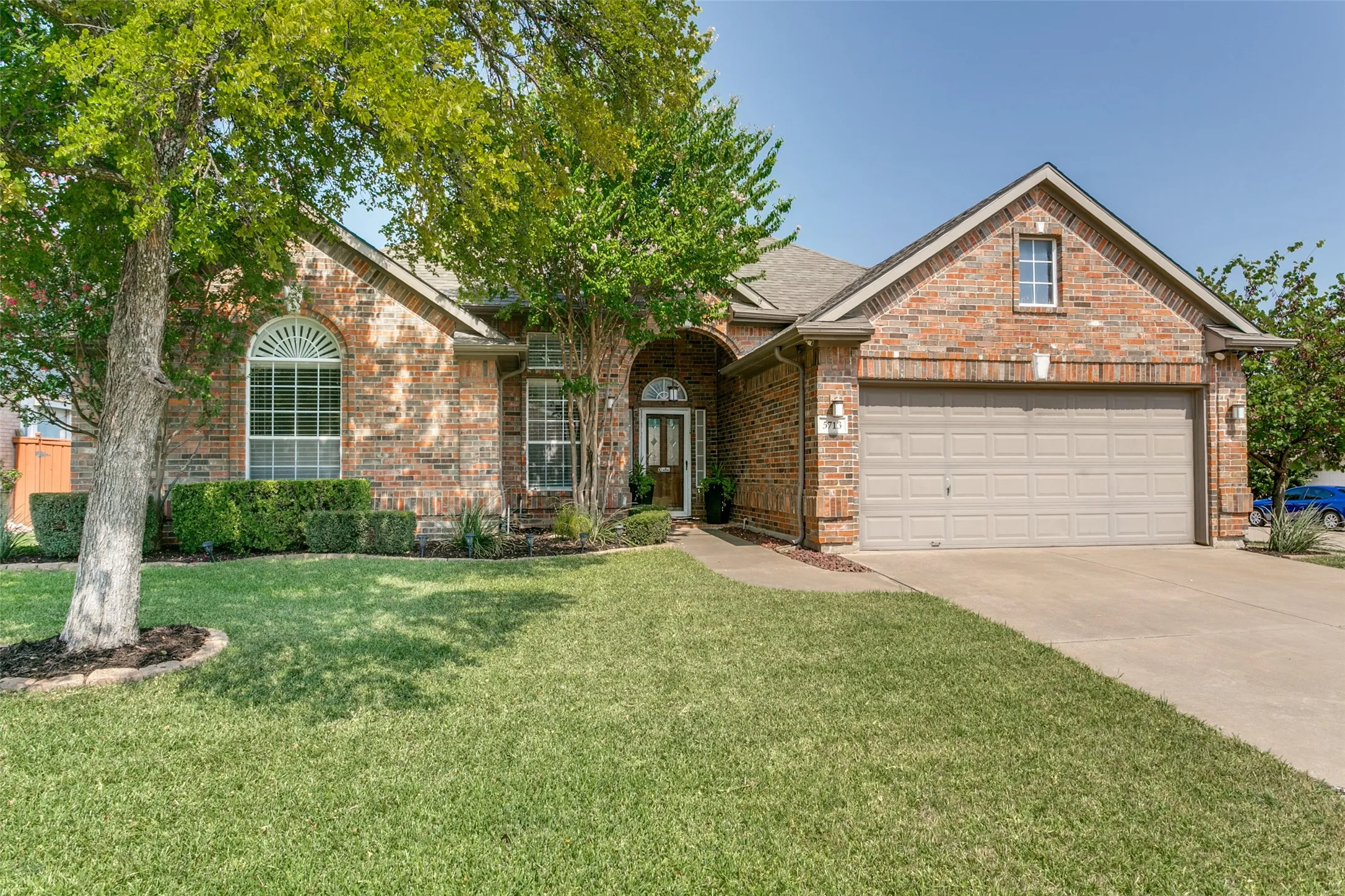 Single Family Residence For Sale in Tarrant County , 5713 Kelly Court, Haltom City, Texas 76137, 3 Bedroom, 2 Bathroom, 2 Garage spaces, 2,256 Sqft, built in 1996, mls#21341334, Real Estate Agent in Haltom City, Homes For Sale in Tarrant county, Homes For Sale in Haltom City, Realtor in Haltom City Texas, Real Estate Brokerage Independent Realty Texas, Luminita Cordes Realtor