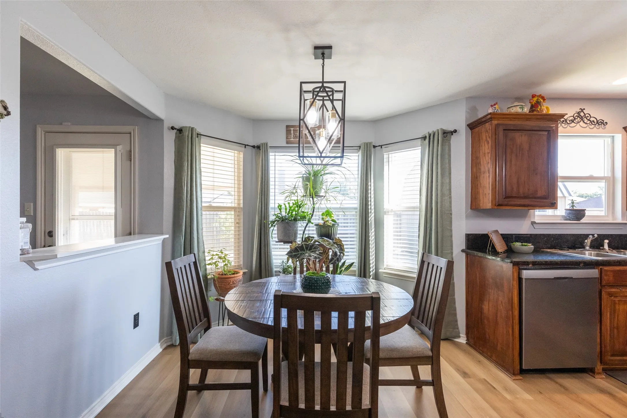 Single Family Residence For Sale in Taylor County , 6602 Inverness Street, Abilene, Texas 79606, 3 Bedroom, 2 Bathroom, 2 Garage spaces, 1,772 Sqft, built in 2005, mls#21355757, Real Estate Agent in Abilene, Homes For Sale in Taylor county, Homes For Sale in Abilene, Realtor in Abilene Texas, Real Estate Brokerage Independent Realty Texas, Luminita Cordes Realtor