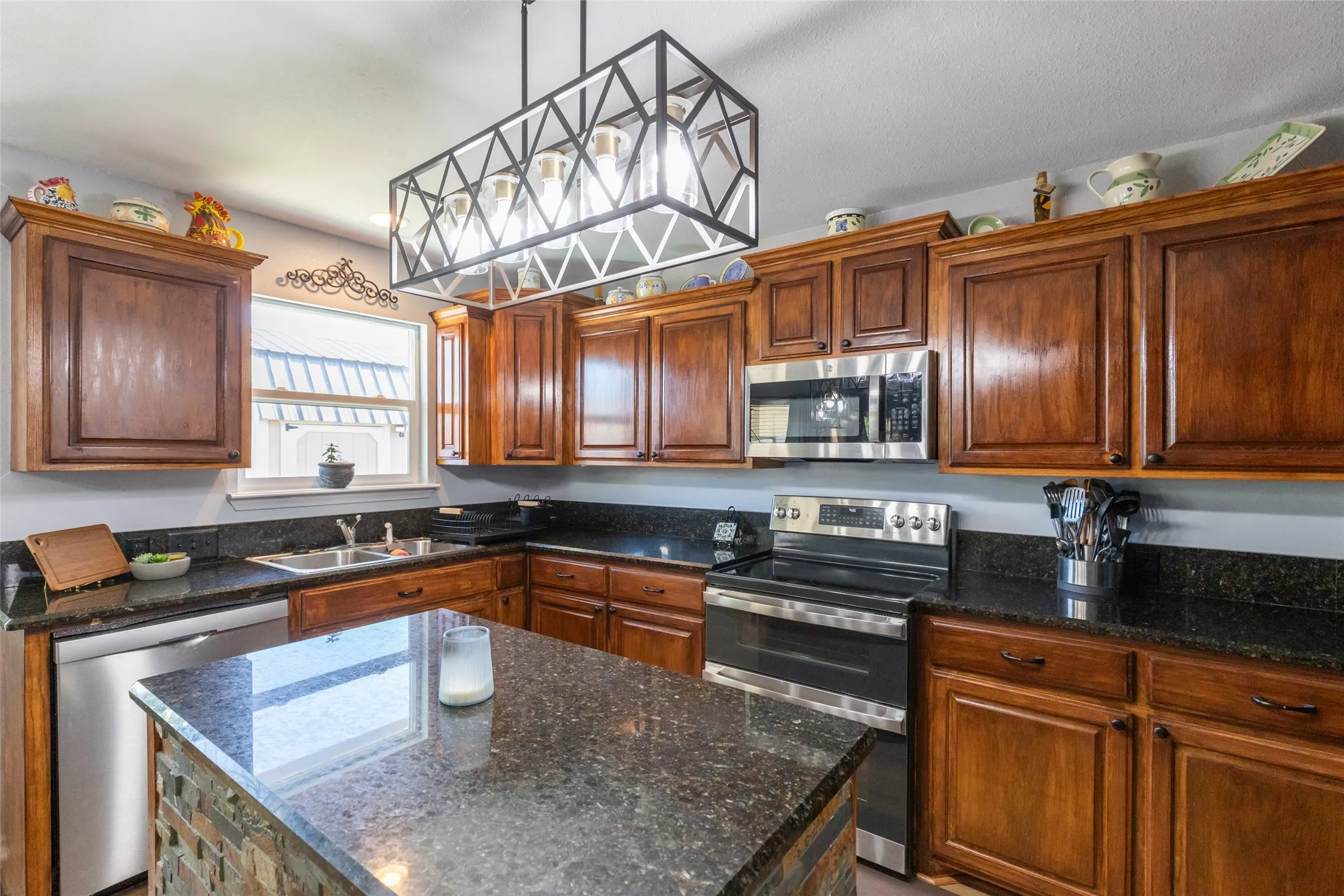 Single Family Residence For Sale in Taylor County , 6602 Inverness Street, Abilene, Texas 79606, 3 Bedroom, 2 Bathroom, 2 Garage spaces, 1,772 Sqft, built in 2005, mls#21355757, Real Estate Agent in Abilene, Homes For Sale in Taylor county, Homes For Sale in Abilene, Realtor in Abilene Texas, Real Estate Brokerage Independent Realty Texas, Luminita Cordes Realtor
