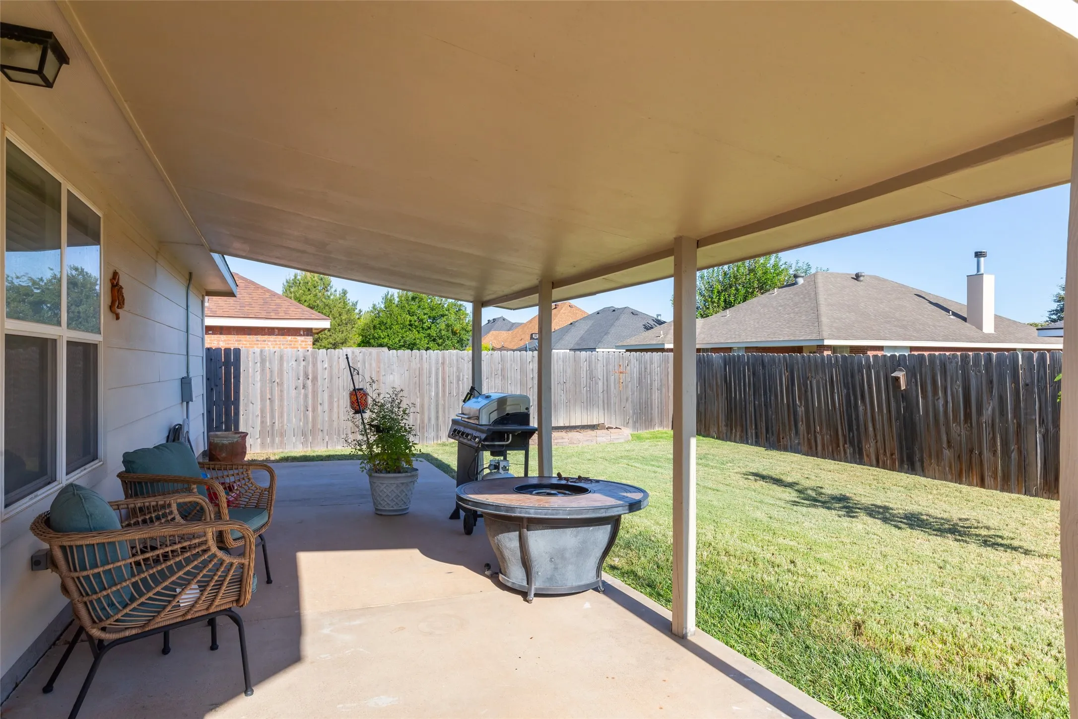 Single Family Residence For Sale in Taylor County , 6602 Inverness Street, Abilene, Texas 79606, 3 Bedroom, 2 Bathroom, 2 Garage spaces, 1,772 Sqft, built in 2005, mls#21355757, Real Estate Agent in Abilene, Homes For Sale in Taylor county, Homes For Sale in Abilene, Realtor in Abilene Texas, Real Estate Brokerage Independent Realty Texas, Luminita Cordes Realtor