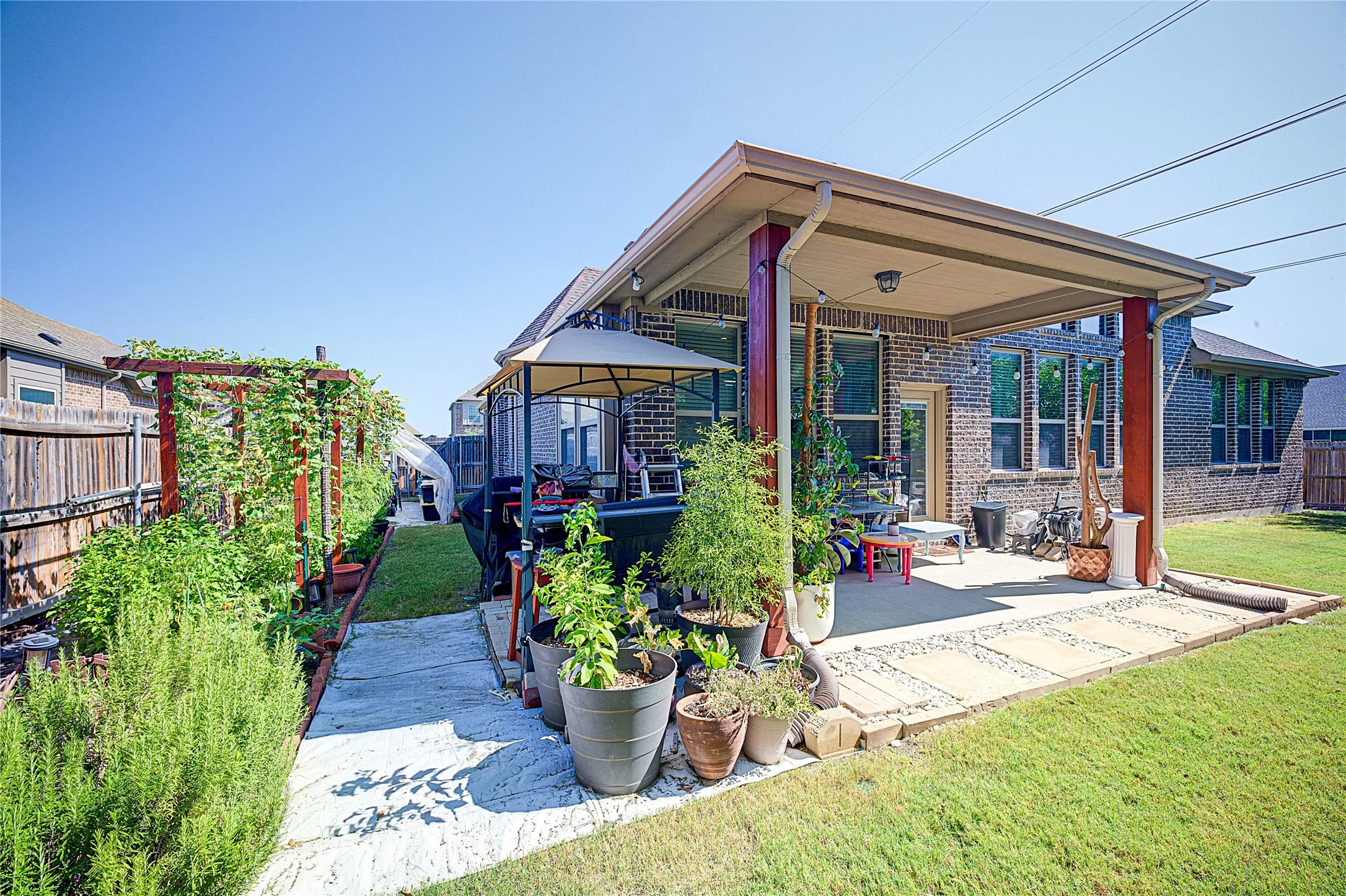 Single Family Residence For Sale in Tarrant County , 5106 Shelter Point Court, Mansfield, Texas 76063, 4 Bedroom, 2 Bathroom, 2 Garage spaces, 2,855 Sqft, built in 2017, mls#21347936, Real Estate Agent in Mansfield, Homes For Sale in Tarrant county, Homes For Sale in Mansfield, Realtor in Mansfield Texas, Real Estate Brokerage Independent Realty Texas, Luminita Cordes Realtor