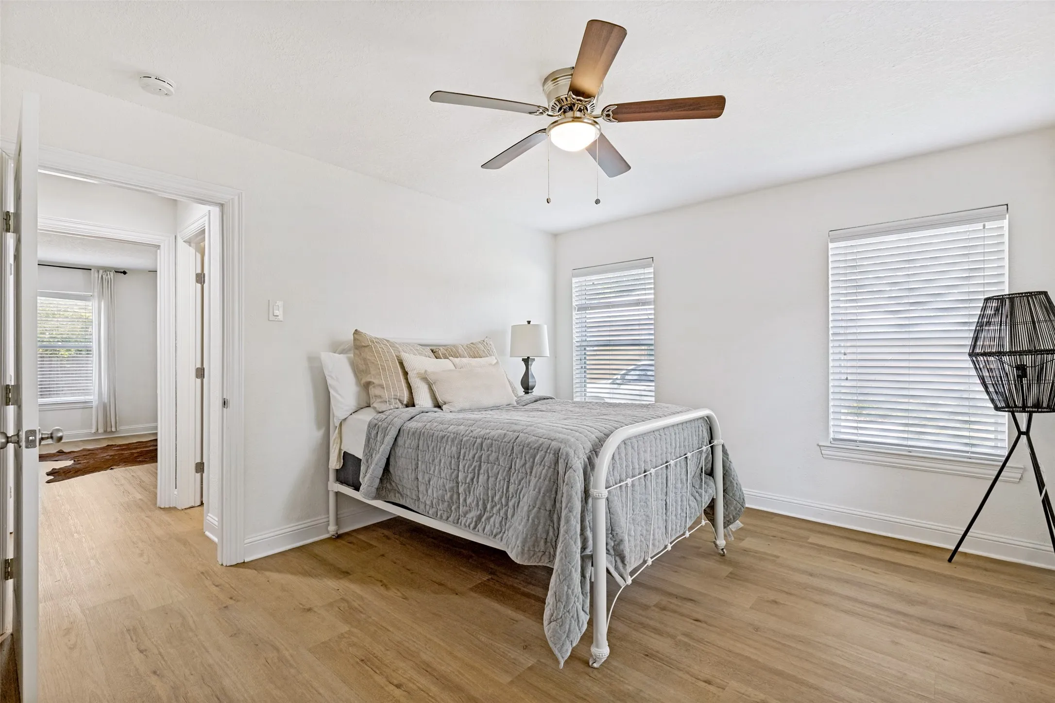 Single Family Residence For Sale in Dallas County , 3111 Rotan Lane, Dallas, Texas 75229, 3 Bedroom, 2 Bathroom, 2 Garage spaces, 1,456 Sqft, built in 1956, mls#21356427, Real Estate Agent in Dallas, Homes For Sale in Dallas county, Homes For Sale in Dallas, Realtor in Dallas Texas, Real Estate Brokerage Independent Realty Texas, Luminita Cordes Realtor