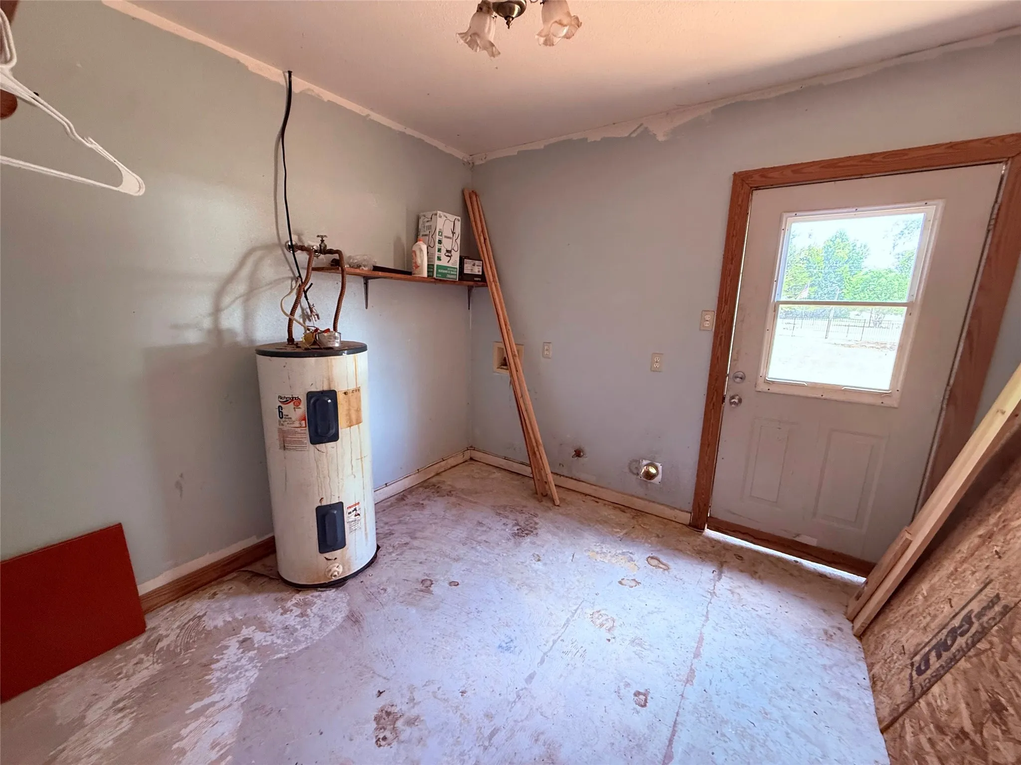 Single Family Residence For Sale in Wood County , 1765 E Hwy 11 E, Winnsboro, Texas 75494, 2 Bedroom, 2 Bathroom, Garage spaces, 1,884 Sqft, built in 1970, Price $99,500, mls#21355573, Real Estate Agent in Winnsboro, Homes For Sale in Wood county, Homes For Sale in Winnsboro, Realtor in Winnsboro Texas, Real Estate Brokerage Independent Realty Texas, Luminita Cordes Realtor