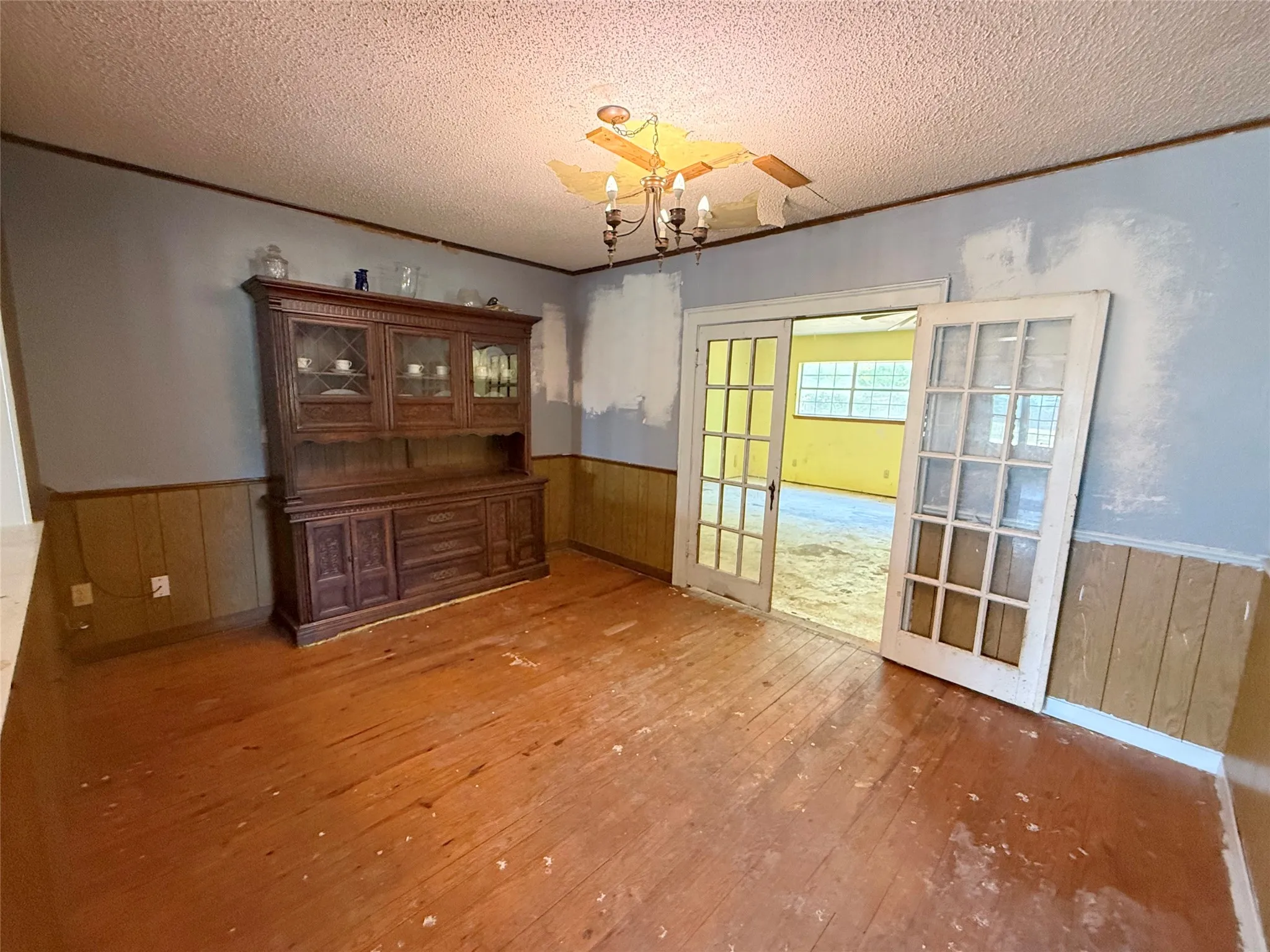 Single Family Residence For Sale in Wood County , 1765 E Hwy 11 E, Winnsboro, Texas 75494, 2 Bedroom, 2 Bathroom, Garage spaces, 1,884 Sqft, built in 1970, Price $99,500, mls#21355573, Real Estate Agent in Winnsboro, Homes For Sale in Wood county, Homes For Sale in Winnsboro, Realtor in Winnsboro Texas, Real Estate Brokerage Independent Realty Texas, Luminita Cordes Realtor