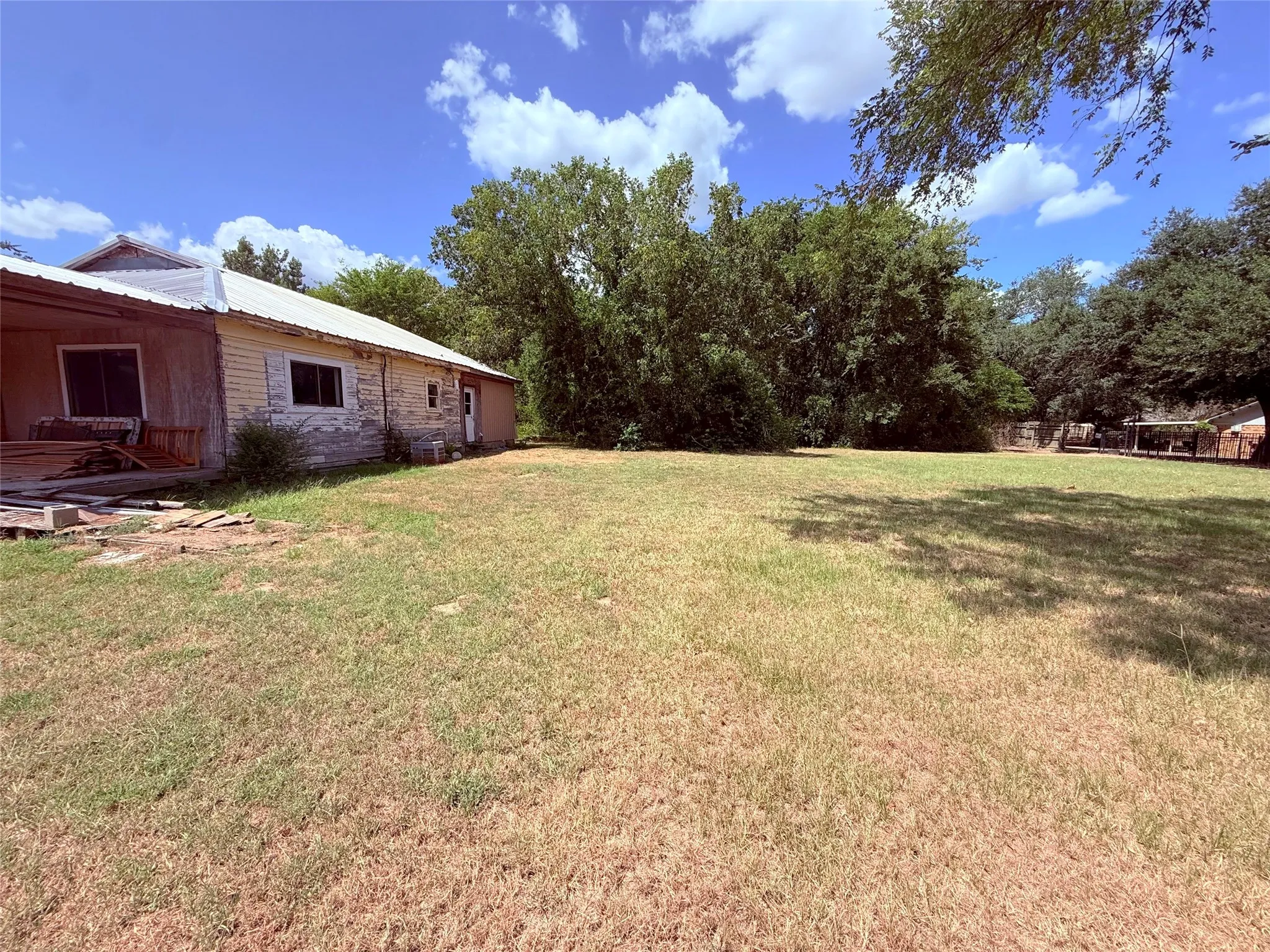 Single Family Residence For Sale in Wood County , 1765 E Hwy 11 E, Winnsboro, Texas 75494, 2 Bedroom, 2 Bathroom, Garage spaces, 1,884 Sqft, built in 1970, Price $99,500, mls#21355573, Real Estate Agent in Winnsboro, Homes For Sale in Wood county, Homes For Sale in Winnsboro, Realtor in Winnsboro Texas, Real Estate Brokerage Independent Realty Texas, Luminita Cordes Realtor