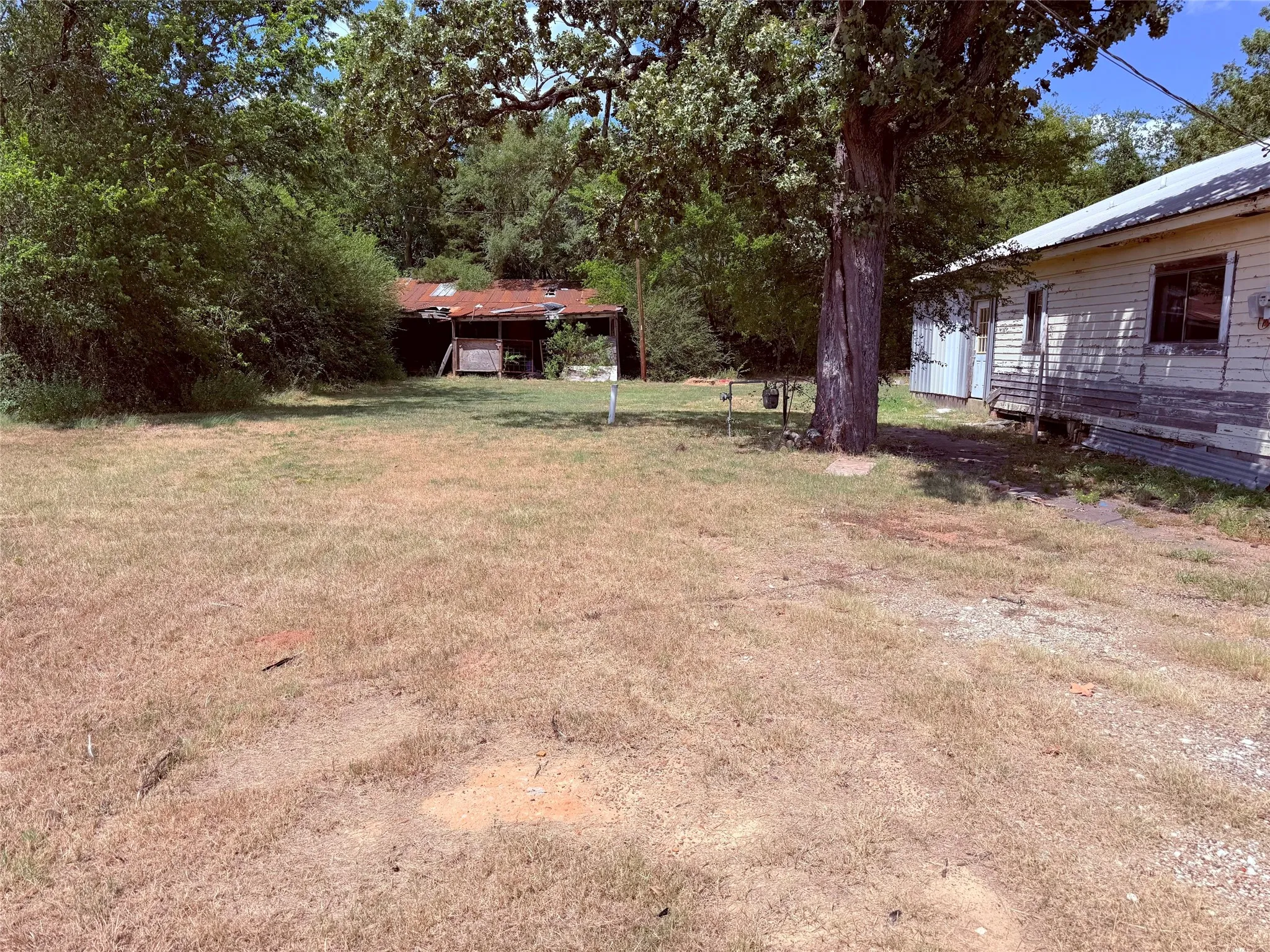 Single Family Residence For Sale in Wood County , 1765 E Hwy 11 E, Winnsboro, Texas 75494, 2 Bedroom, 2 Bathroom, Garage spaces, 1,884 Sqft, built in 1970, Price $99,500, mls#21355573, Real Estate Agent in Winnsboro, Homes For Sale in Wood county, Homes For Sale in Winnsboro, Realtor in Winnsboro Texas, Real Estate Brokerage Independent Realty Texas, Luminita Cordes Realtor