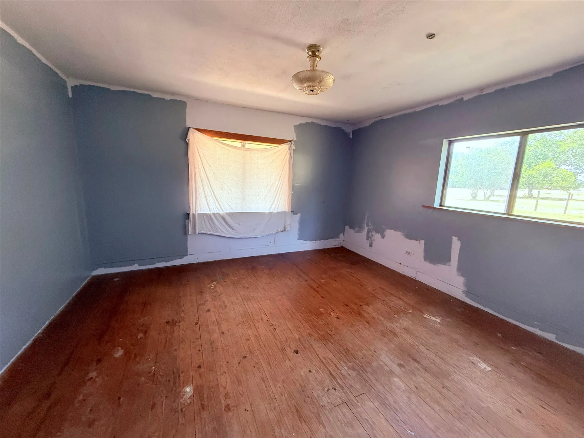Single Family Residence For Sale in Wood County , 1765 E Hwy 11 E, Winnsboro, Texas 75494, 2 Bedroom, 2 Bathroom, Garage spaces, 1,884 Sqft, built in 1970, Price $99,500, mls#21355573, Real Estate Agent in Winnsboro, Homes For Sale in Wood county, Homes For Sale in Winnsboro, Realtor in Winnsboro Texas, Real Estate Brokerage Independent Realty Texas, Luminita Cordes Realtor