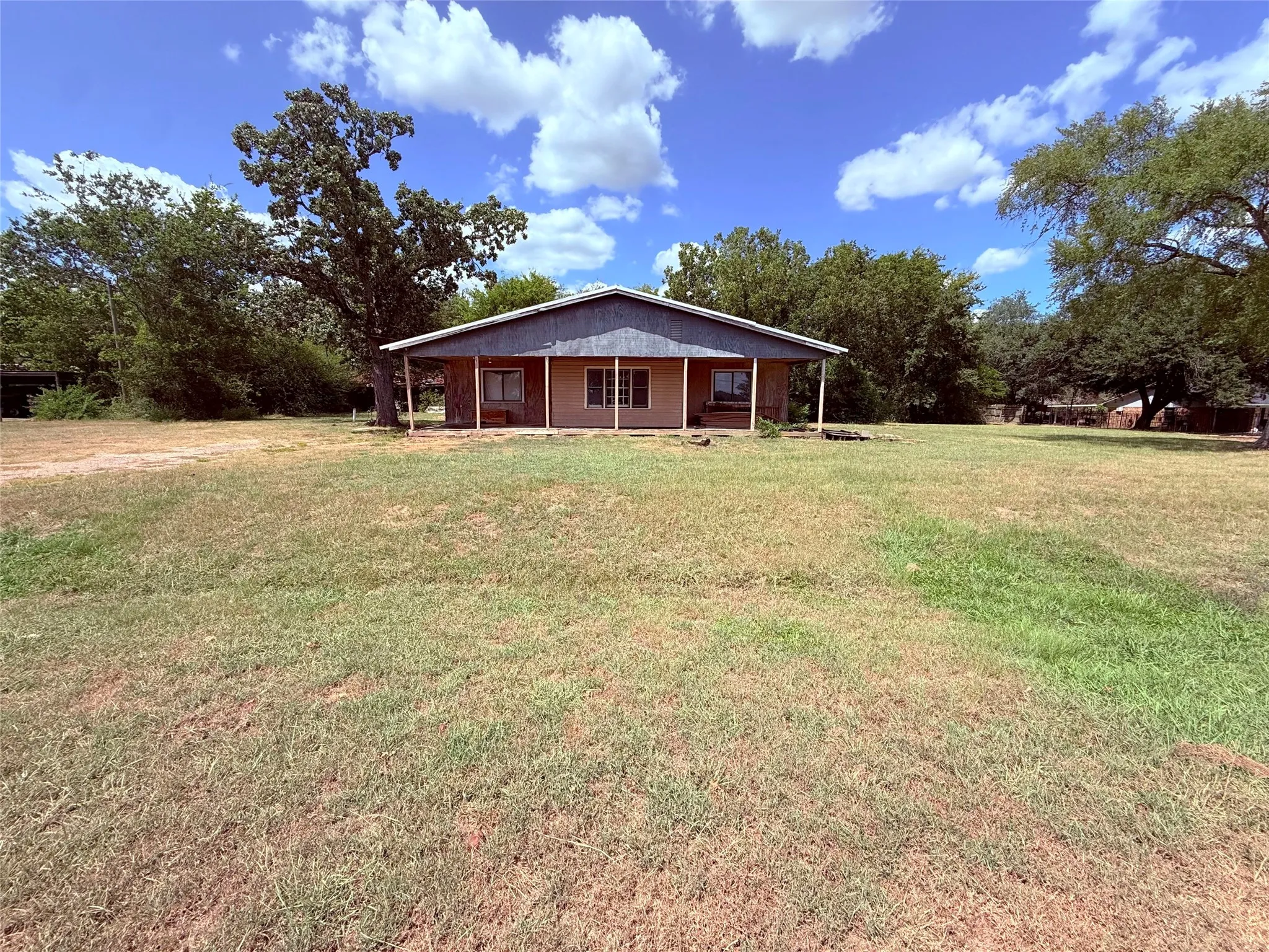 Single Family Residence For Sale in Wood County , 1765 E Hwy 11 E, Winnsboro, Texas 75494, 2 Bedroom, 2 Bathroom, Garage spaces, 1,884 Sqft, built in 1970, Price $99,500, mls#21355573, Real Estate Agent in Winnsboro, Homes For Sale in Wood county, Homes For Sale in Winnsboro, Realtor in Winnsboro Texas, Real Estate Brokerage Independent Realty Texas, Luminita Cordes Realtor