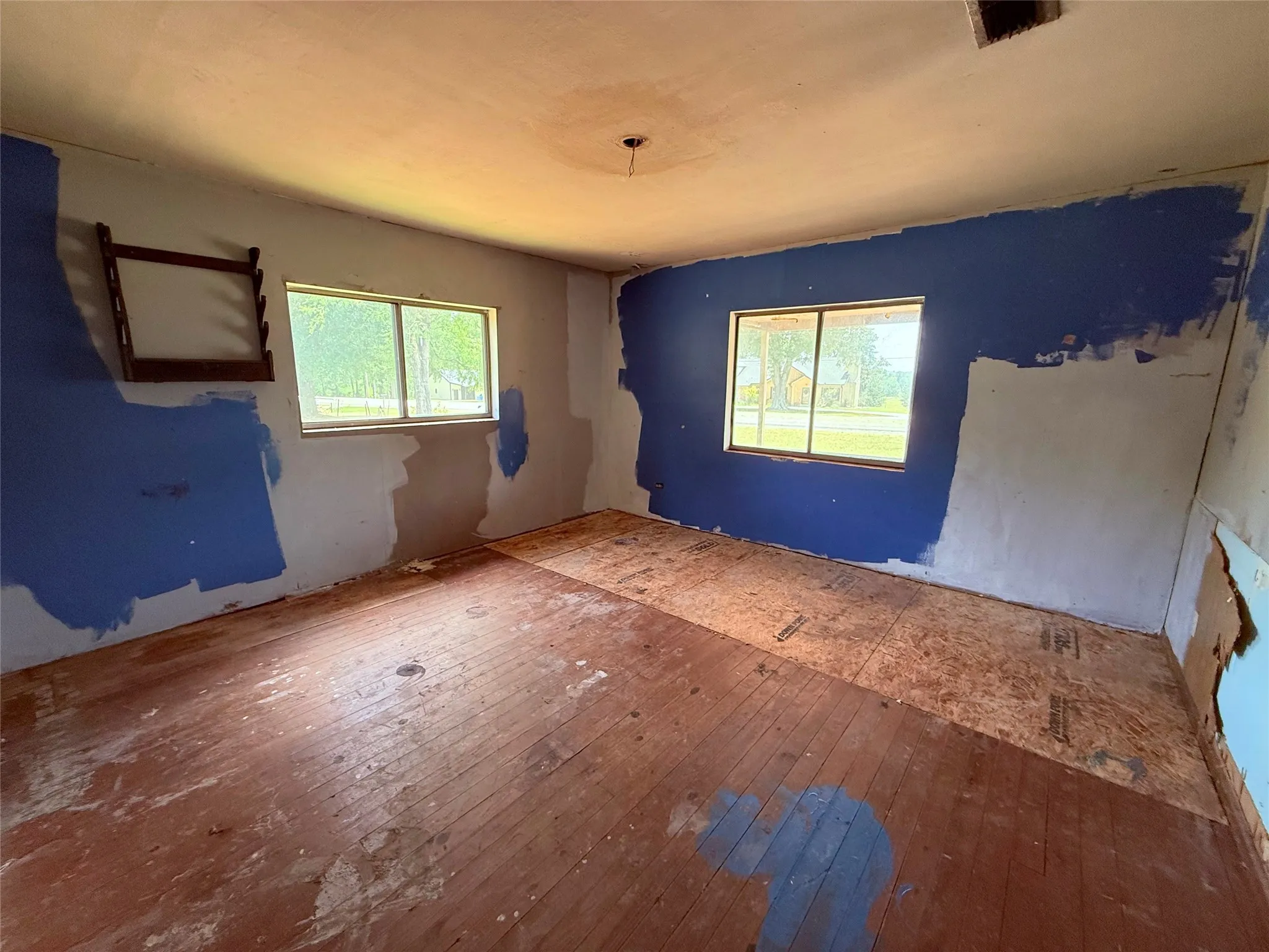 Single Family Residence For Sale in Wood County , 1765 E Hwy 11 E, Winnsboro, Texas 75494, 2 Bedroom, 2 Bathroom, Garage spaces, 1,884 Sqft, built in 1970, Price $99,500, mls#21355573, Real Estate Agent in Winnsboro, Homes For Sale in Wood county, Homes For Sale in Winnsboro, Realtor in Winnsboro Texas, Real Estate Brokerage Independent Realty Texas, Luminita Cordes Realtor