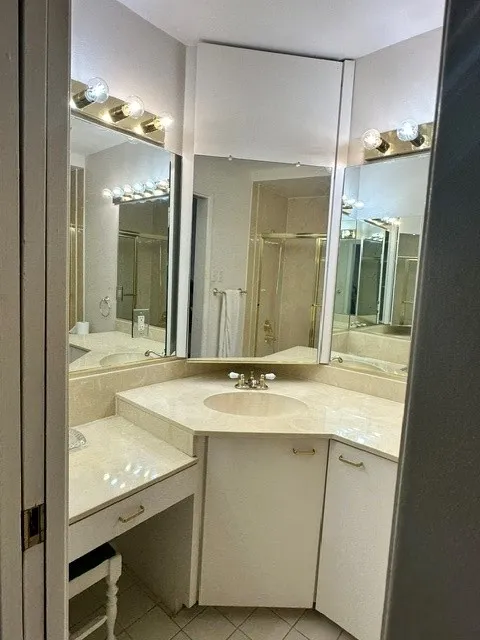 Single Family Residence For Sale in Harris County , 9035 Hendon Lane, Houston, Texas 77036, 3 Bedroom, 2 Bathroom, Garage spaces, 1,854 Sqft, built in 1967, mls#21348935, Real Estate Agent in Houston, Homes For Sale in Harris county, Homes For Sale in Houston, Realtor in Houston Texas, Real Estate Brokerage Independent Realty Texas, Luminita Cordes Realtor