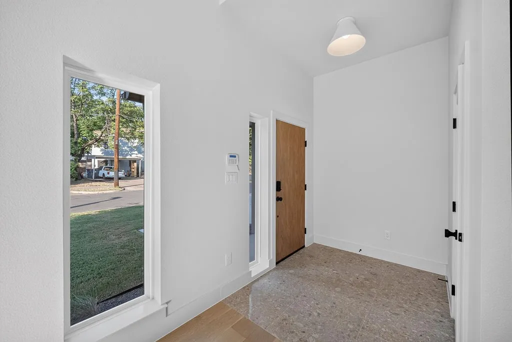 Duplex For Rent in Dallas County , 413 Graham Avenue, Dallas, Texas 75223, 3 Bedroom, 3 Bathroom, 2 Garage spaces, 2,234 Sqft, built in 2026, mls#21356472, Real Estate Agent in Dallas, Homes For Rent in Dallas county, Homes For Rent in Dallas, Realtor in Dallas Texas, Real Estate Brokerage Independent Realty Texas, Luminita Cordes Realtor