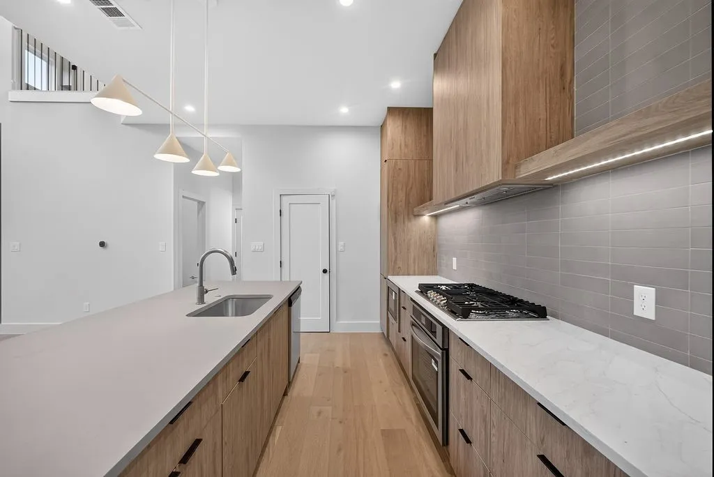 Duplex For Rent in Dallas County , 413 Graham Avenue, Dallas, Texas 75223, 3 Bedroom, 3 Bathroom, 2 Garage spaces, 2,234 Sqft, built in 2026, mls#21356472, Real Estate Agent in Dallas, Homes For Rent in Dallas county, Homes For Rent in Dallas, Realtor in Dallas Texas, Real Estate Brokerage Independent Realty Texas, Luminita Cordes Realtor